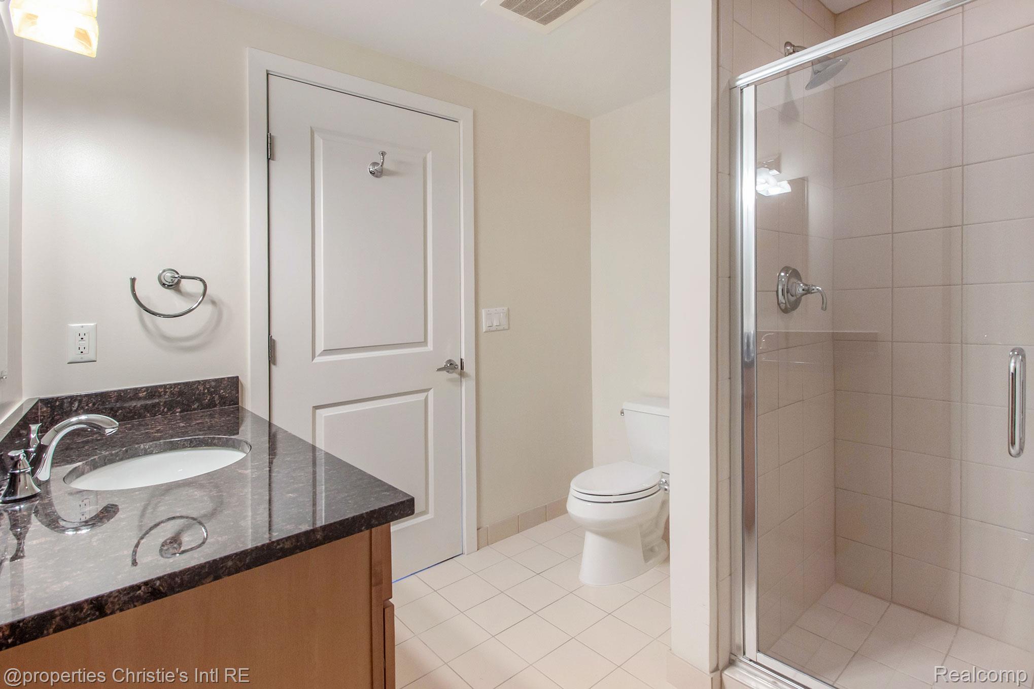 1135 Shelby Street 2512