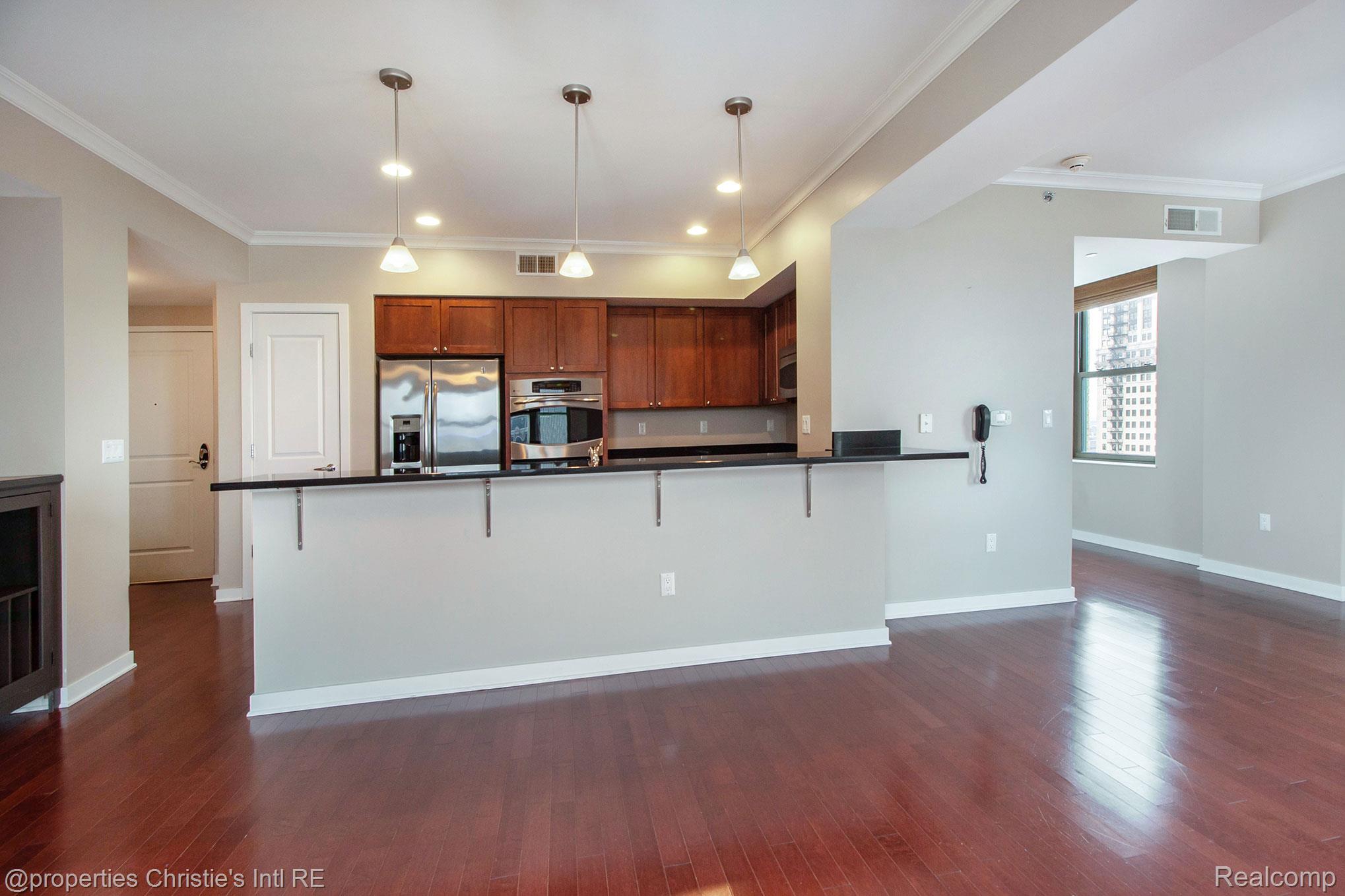 1135 Shelby Street 2512