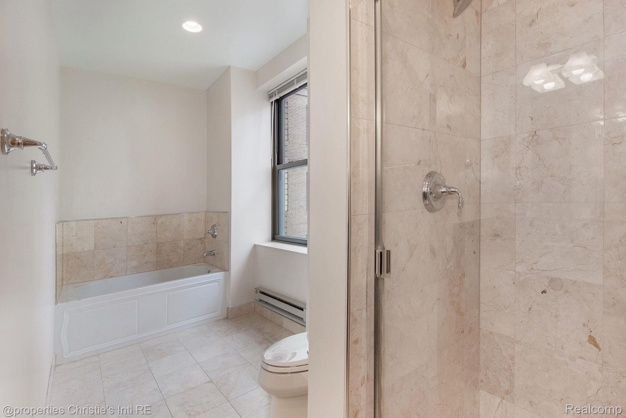 1135 Shelby Street 2512