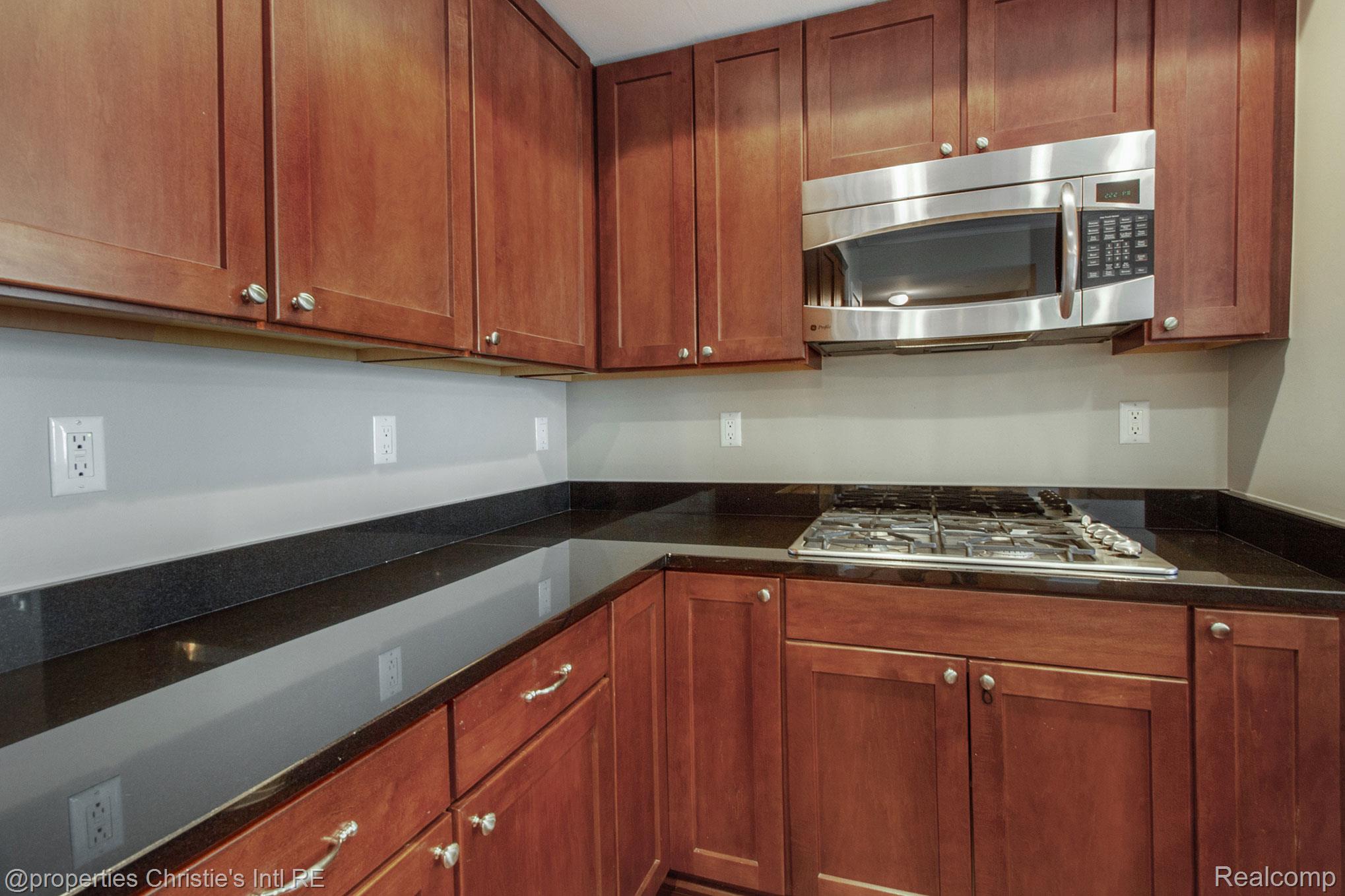 1135 Shelby Street 2512