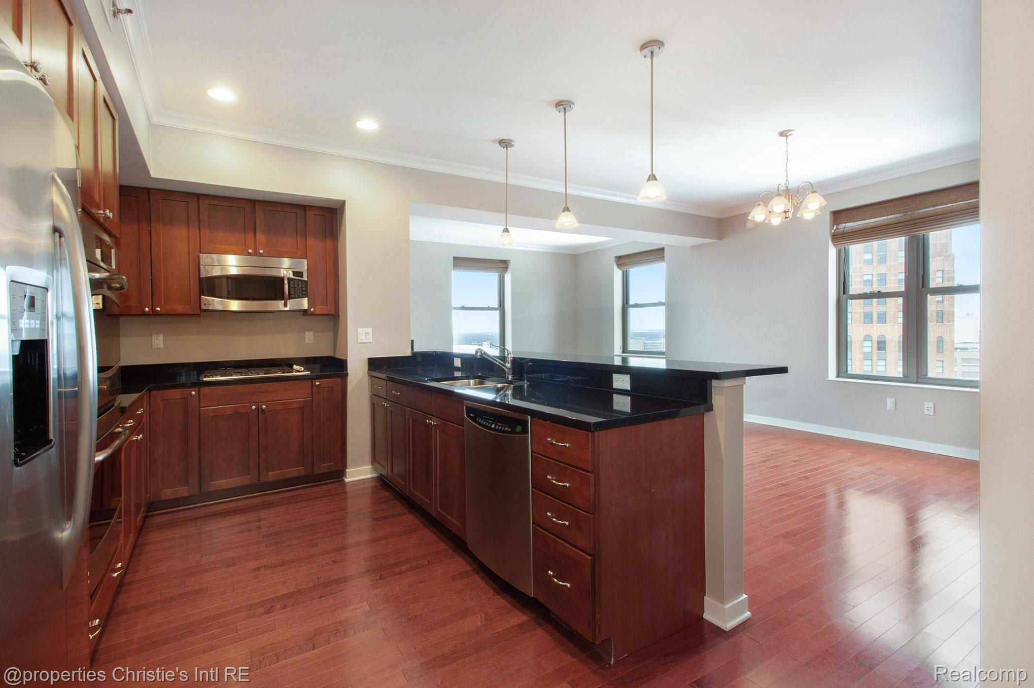 1135 Shelby Street 2512