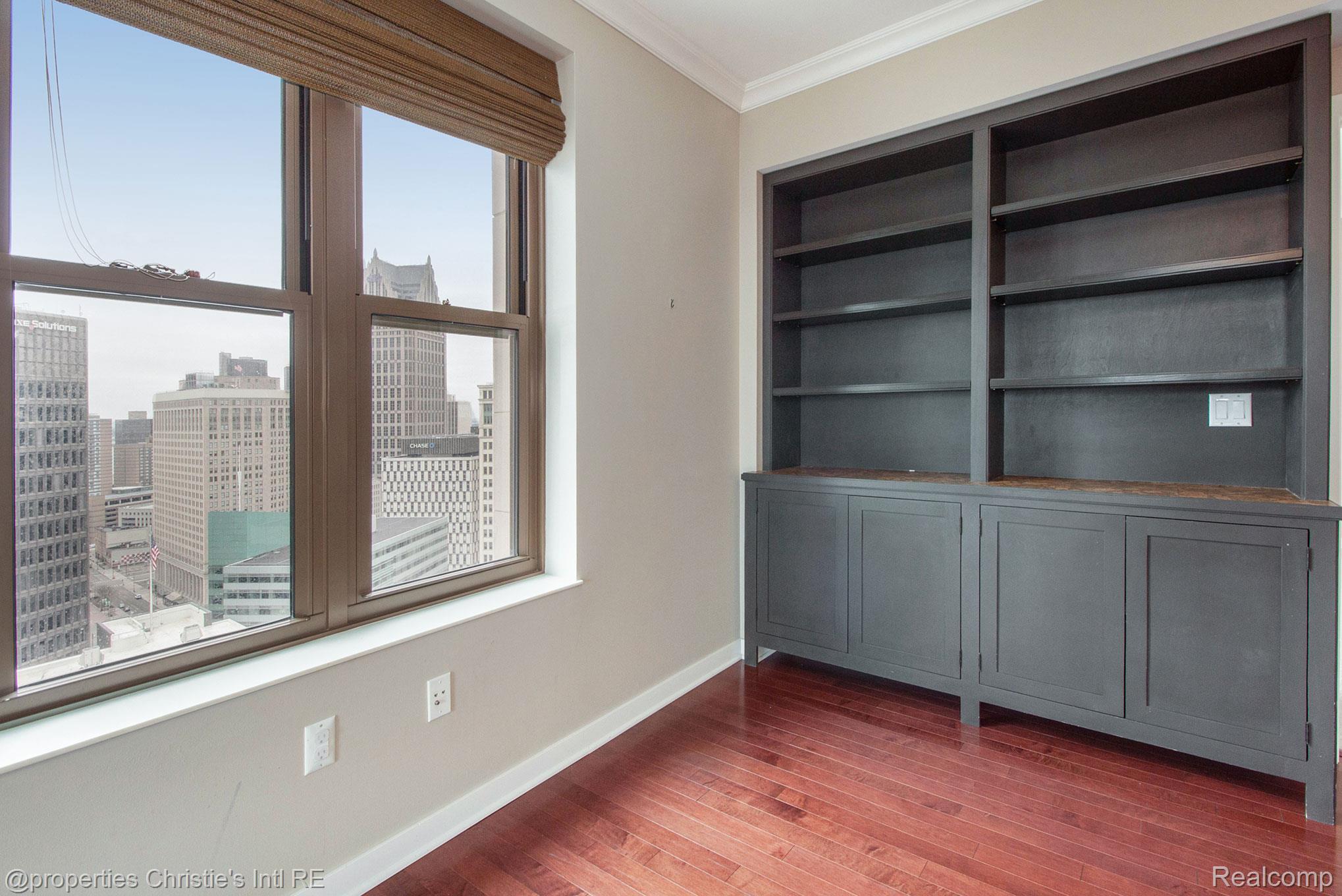 1135 Shelby Street 2512