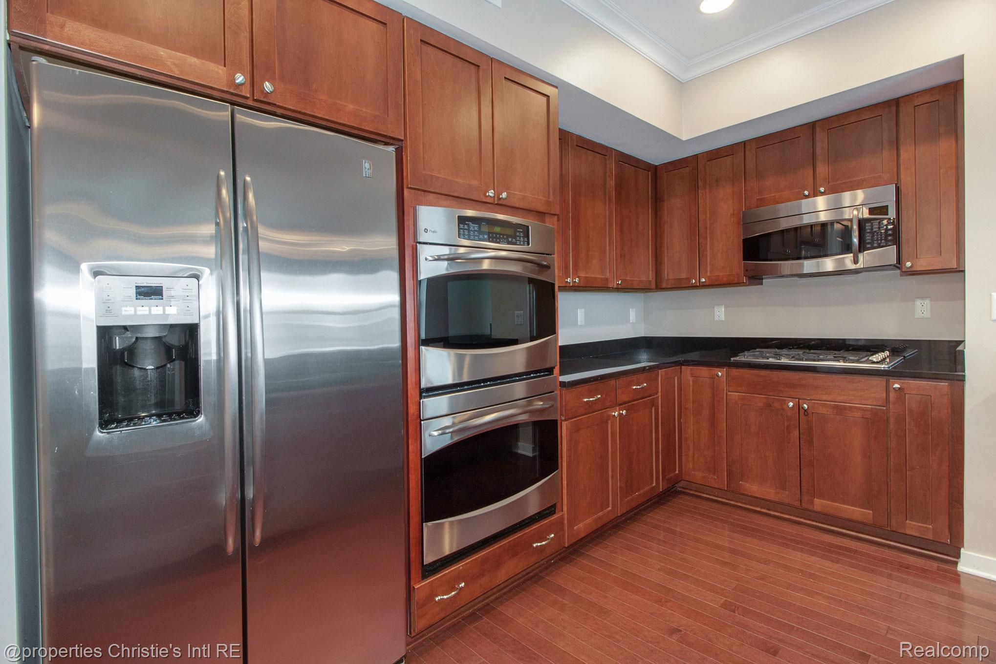 1135 Shelby Street 2512