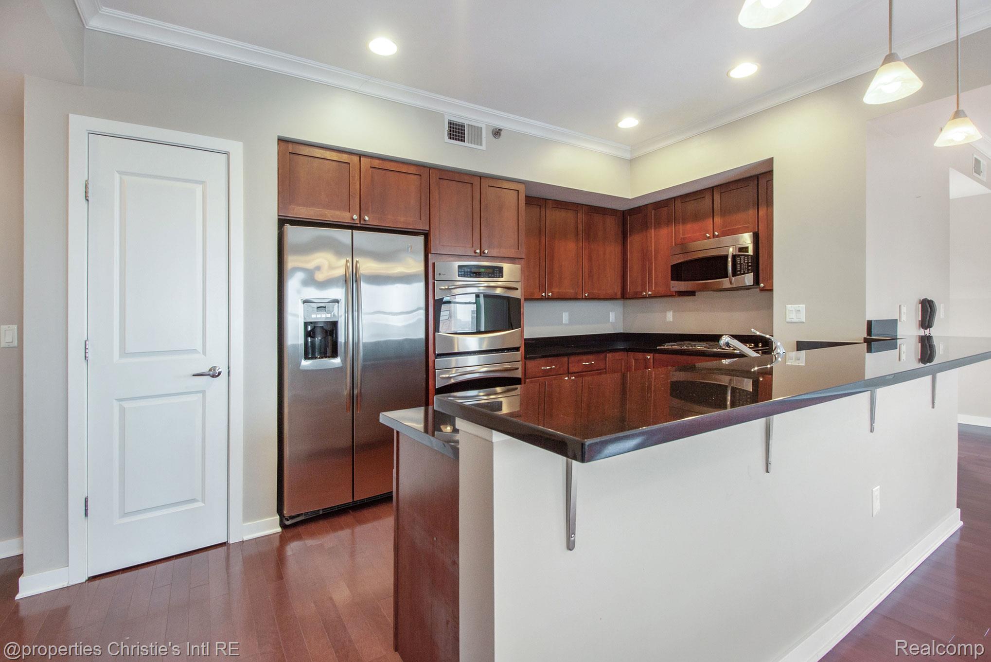 1135 Shelby Street 2512