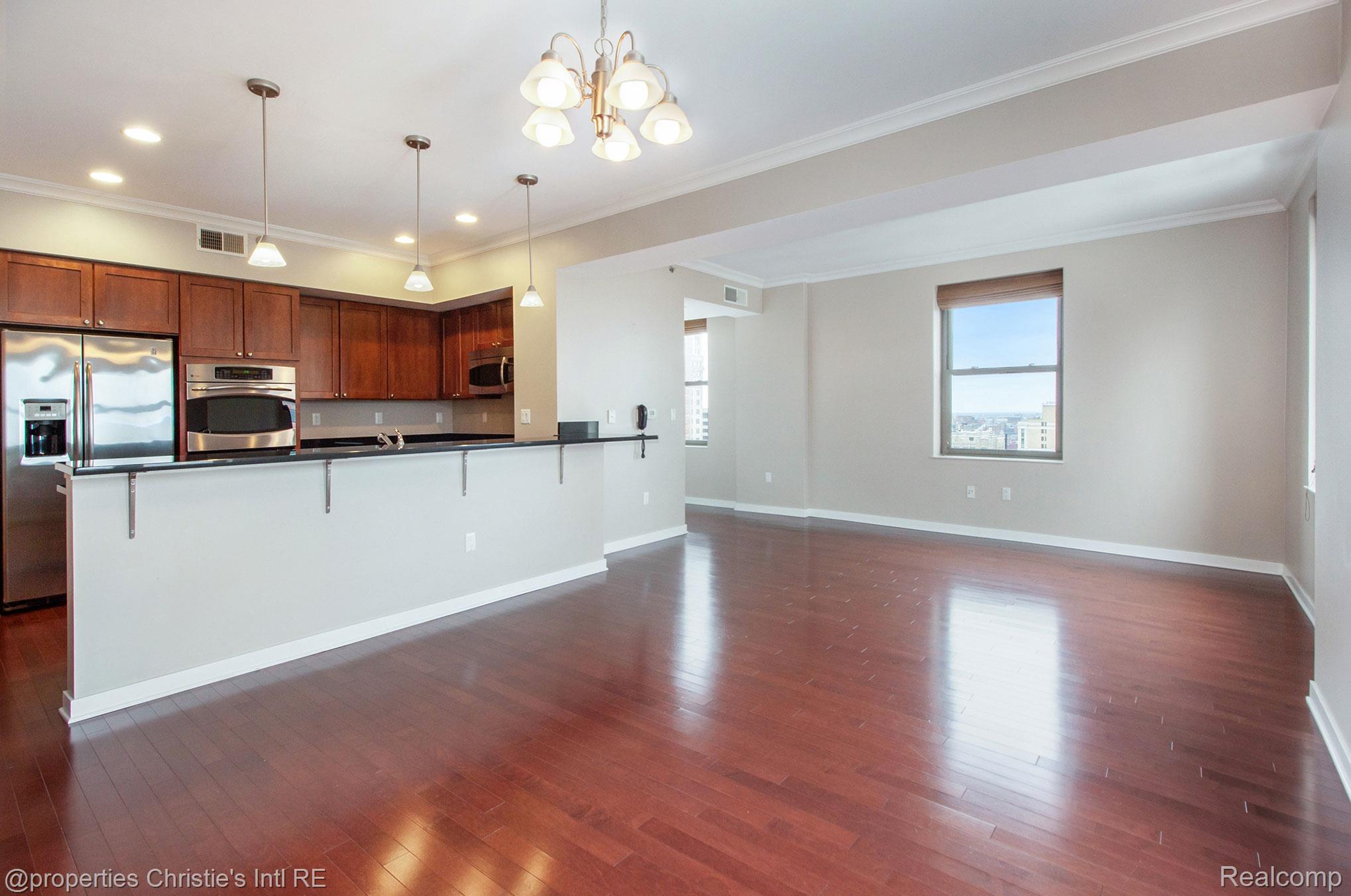 1135 Shelby Street 2512