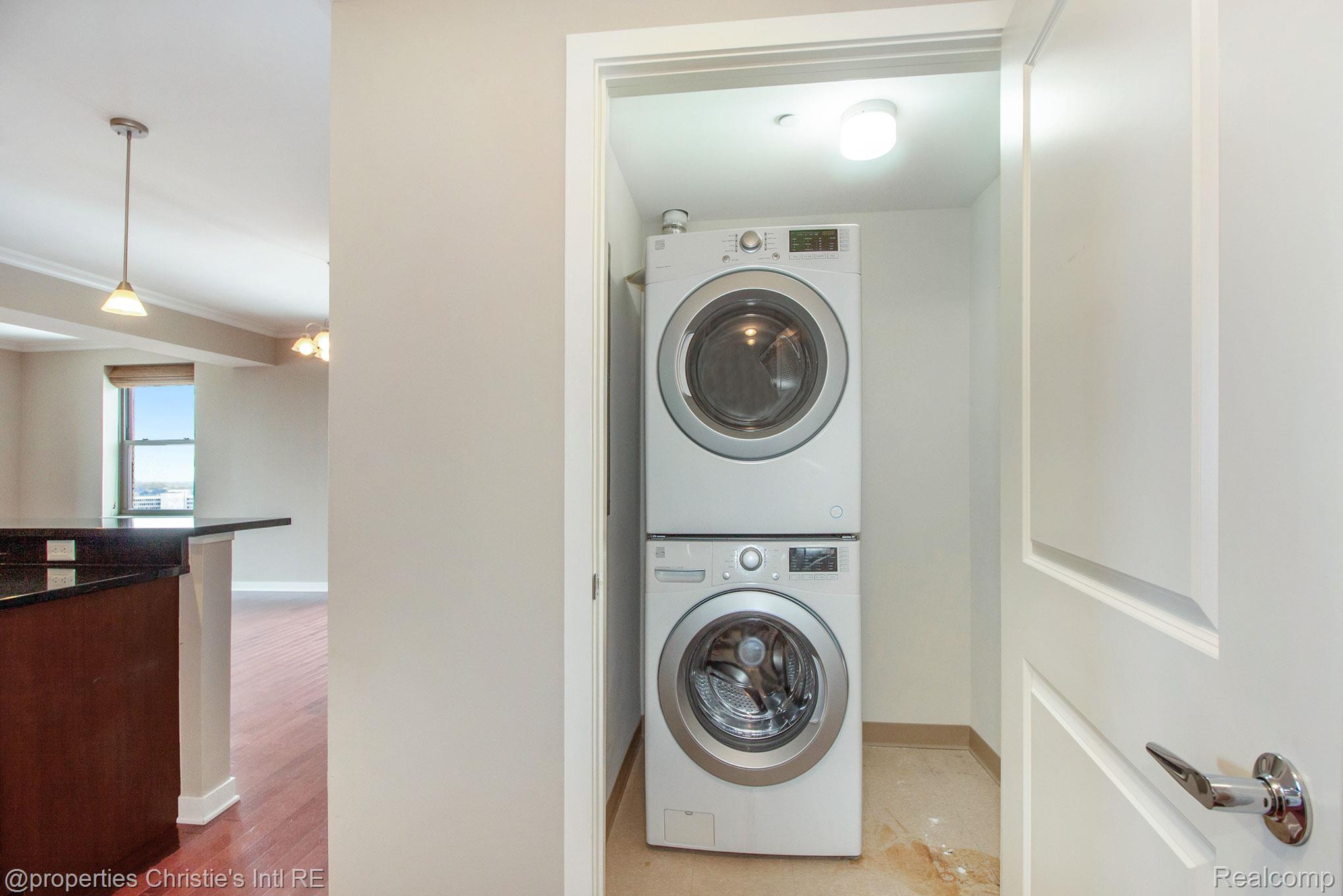1135 Shelby Street 2512