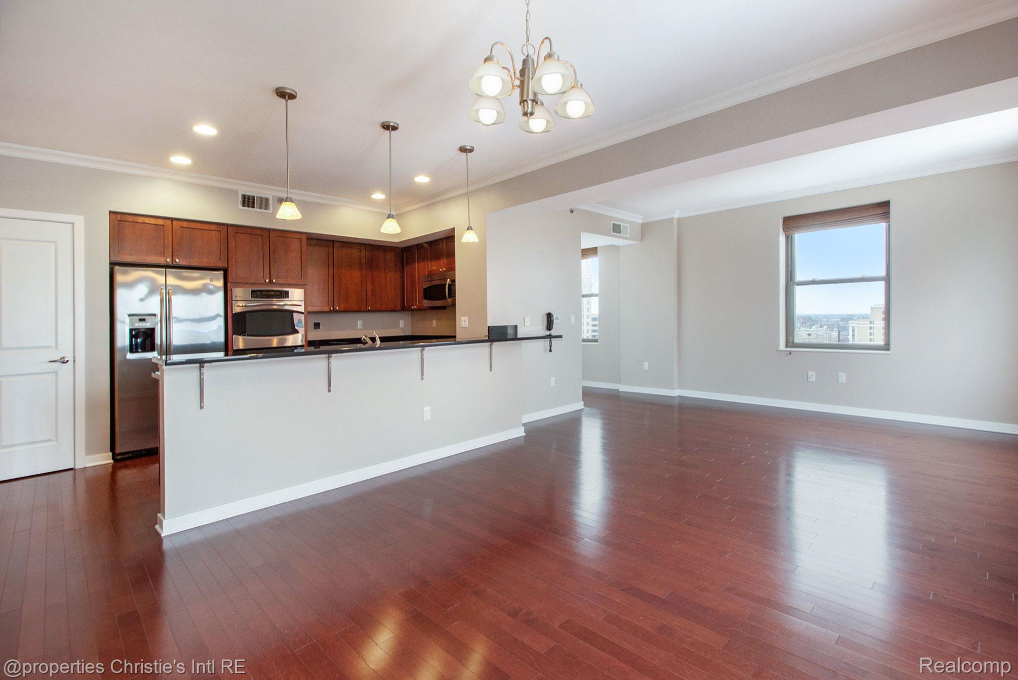 1135 Shelby Street 2512