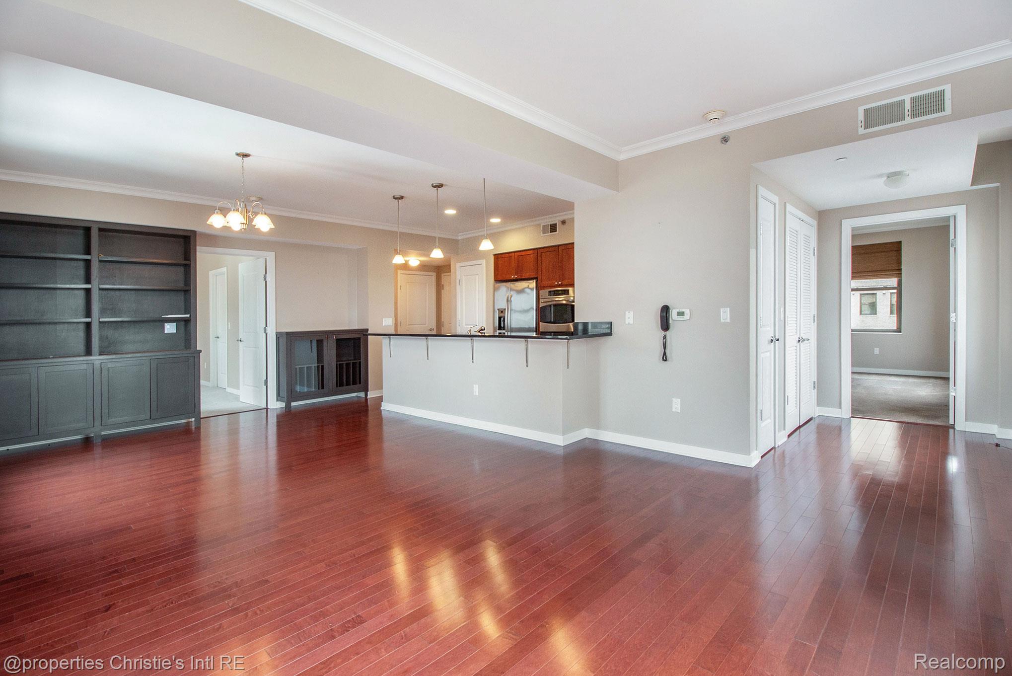 1135 Shelby Street 2512