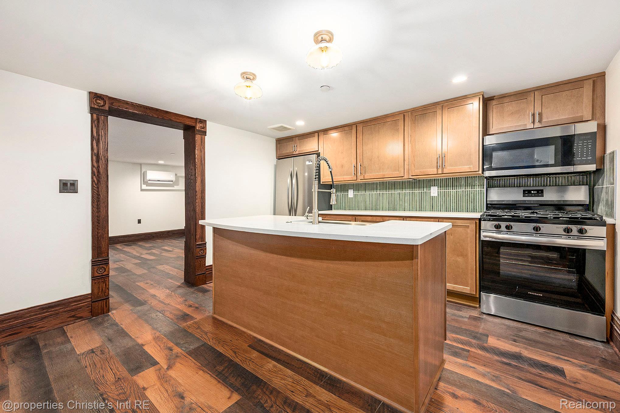 701 W Canfield Street G1