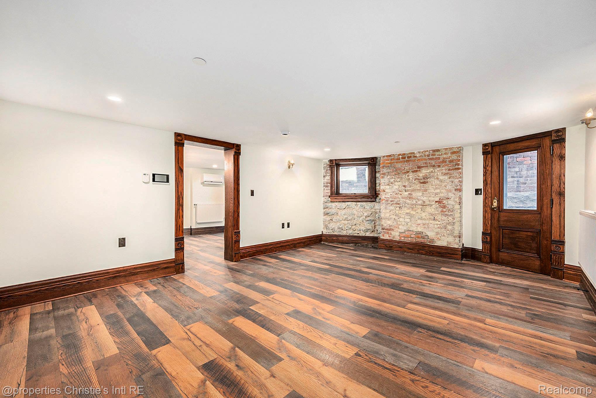 701 W Canfield Street G1