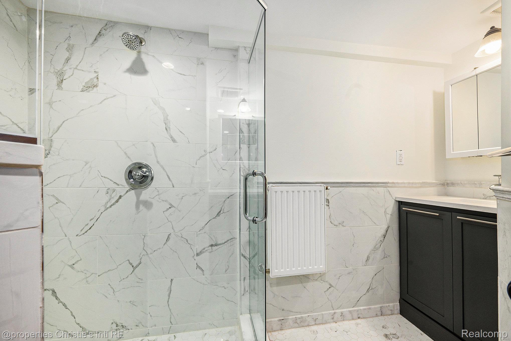 701 W Canfield Street G1