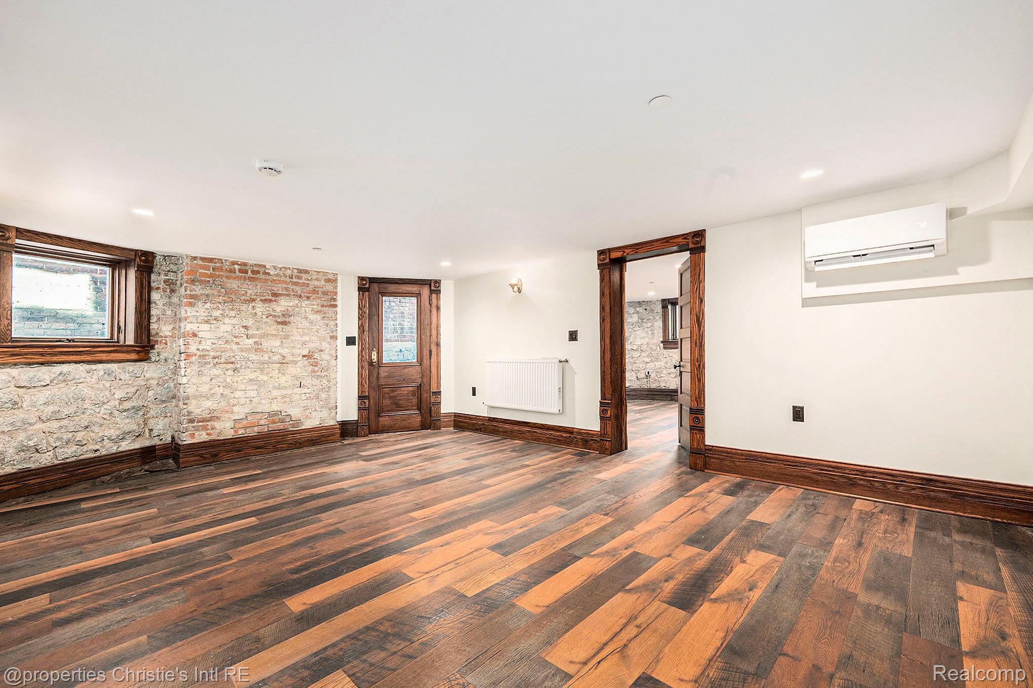 701 W Canfield Street G1