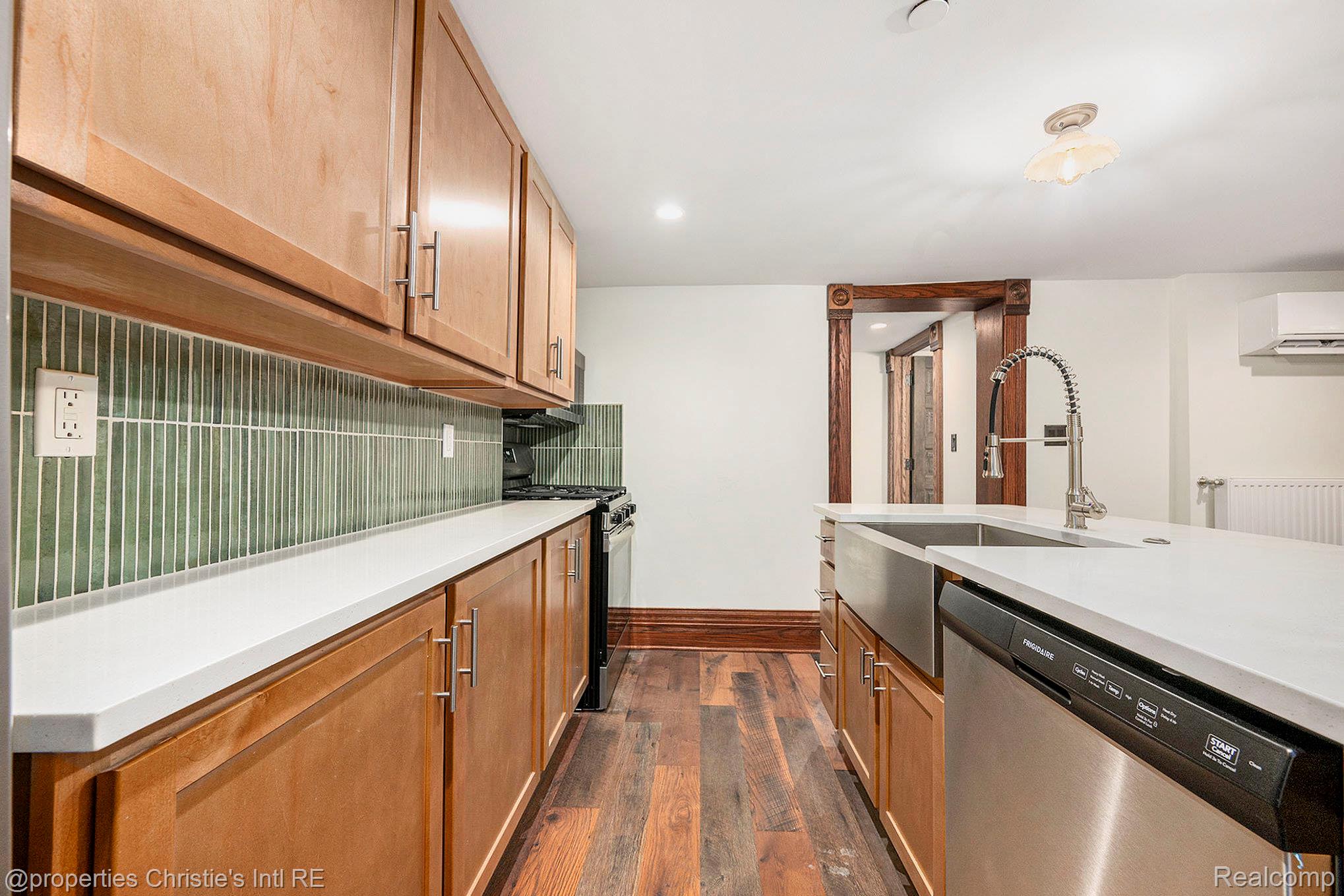 701 W Canfield Street G1