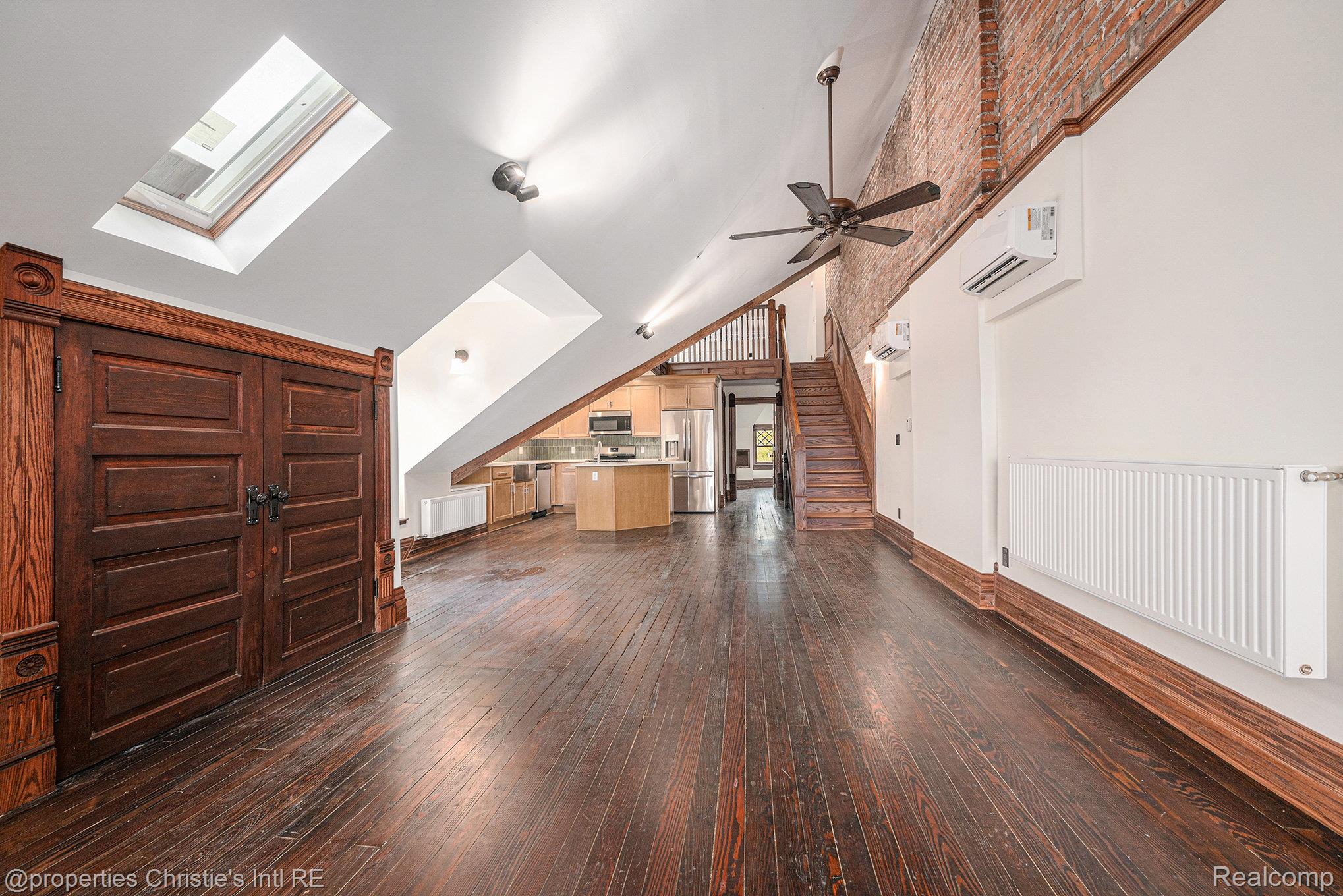 701 W Canfield Street 5