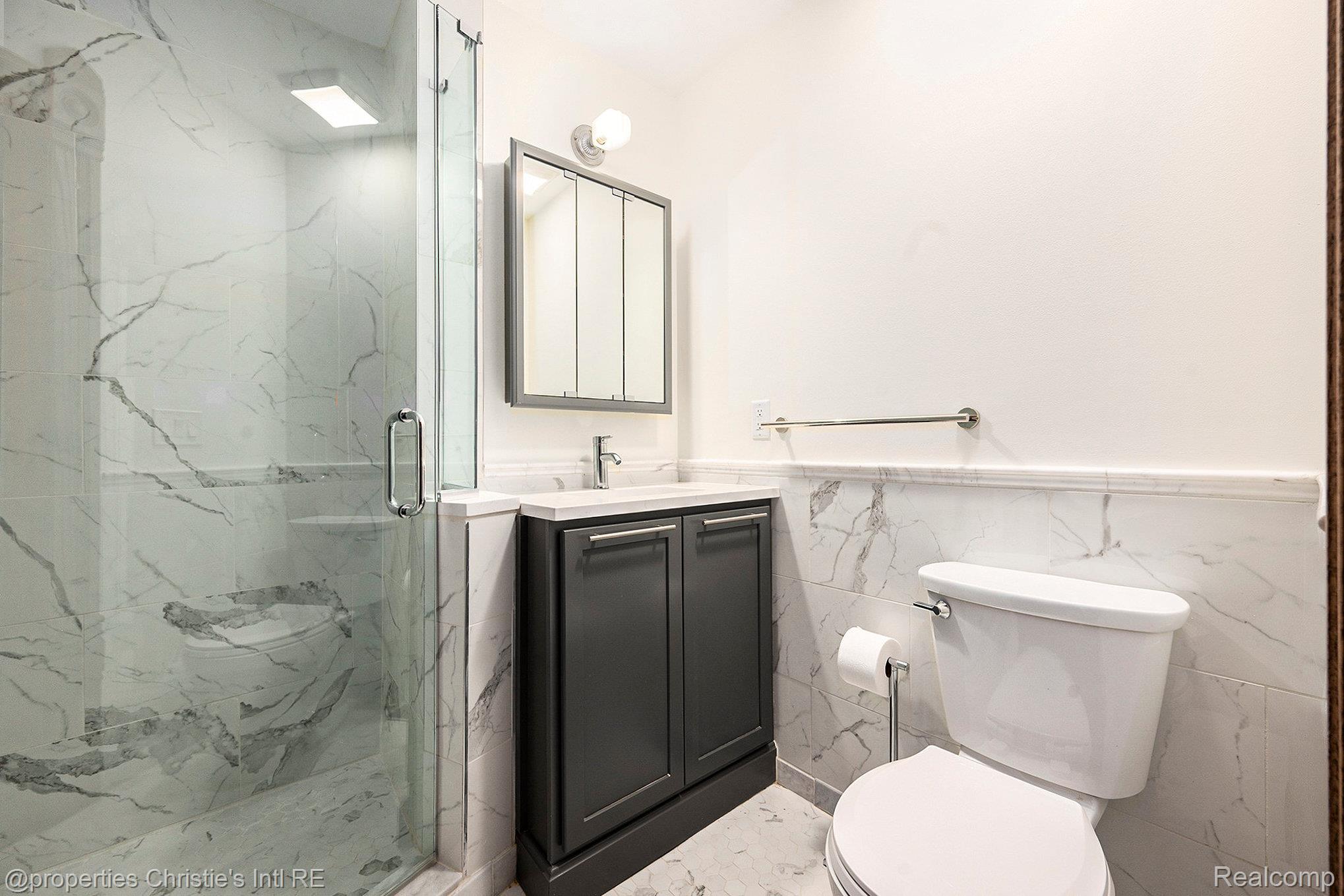 701 W Canfield Street 5