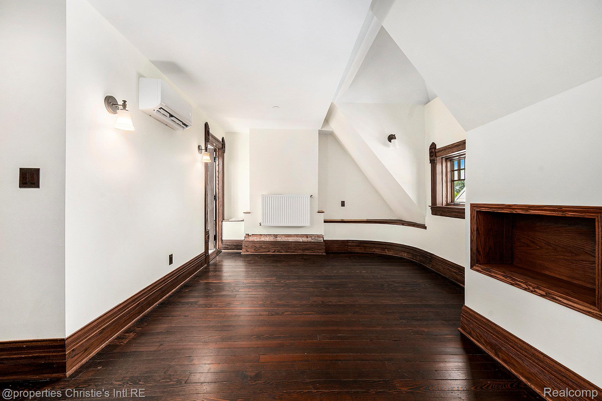 701 W Canfield Street 5