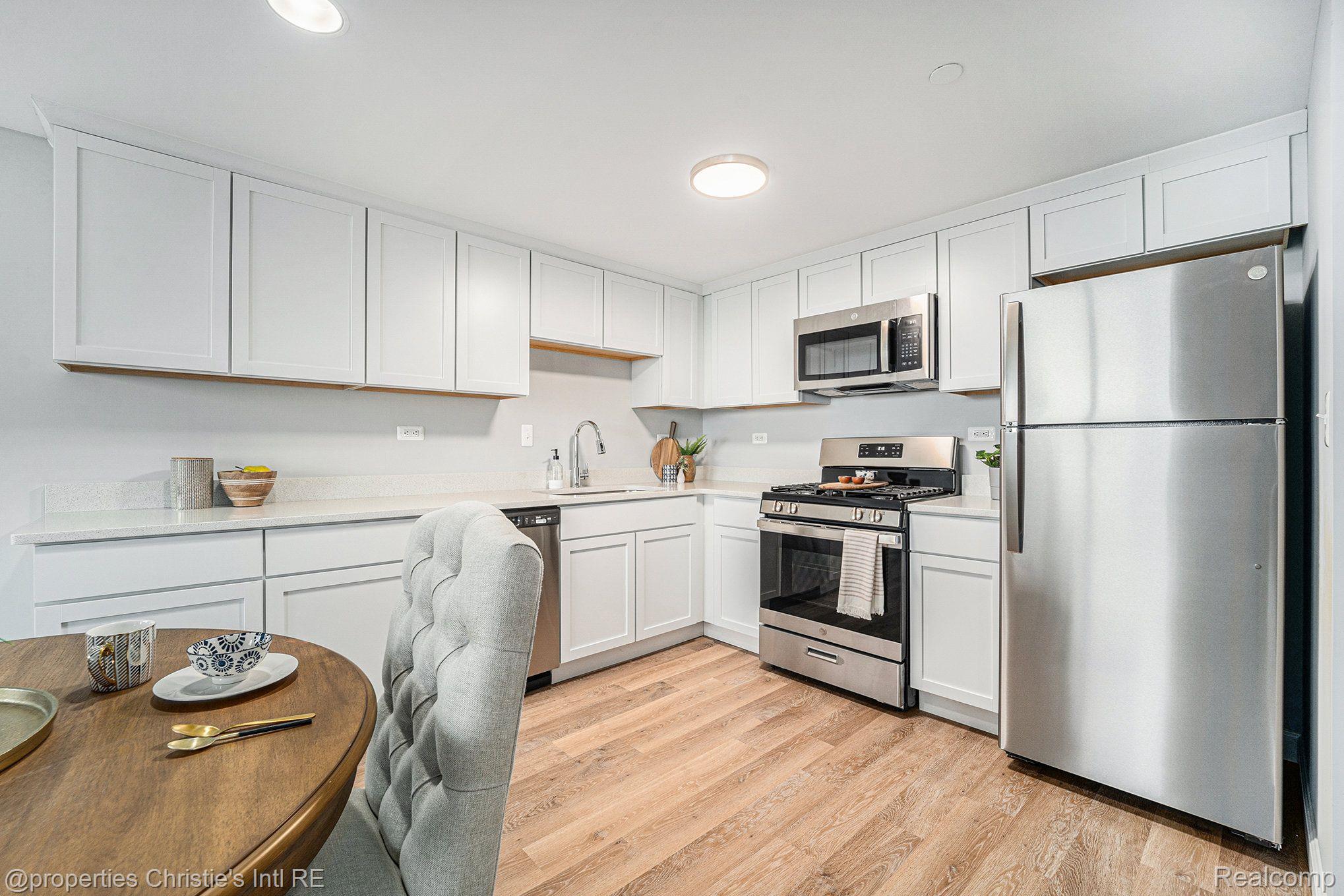 3320 Spinnaker Lane 13B