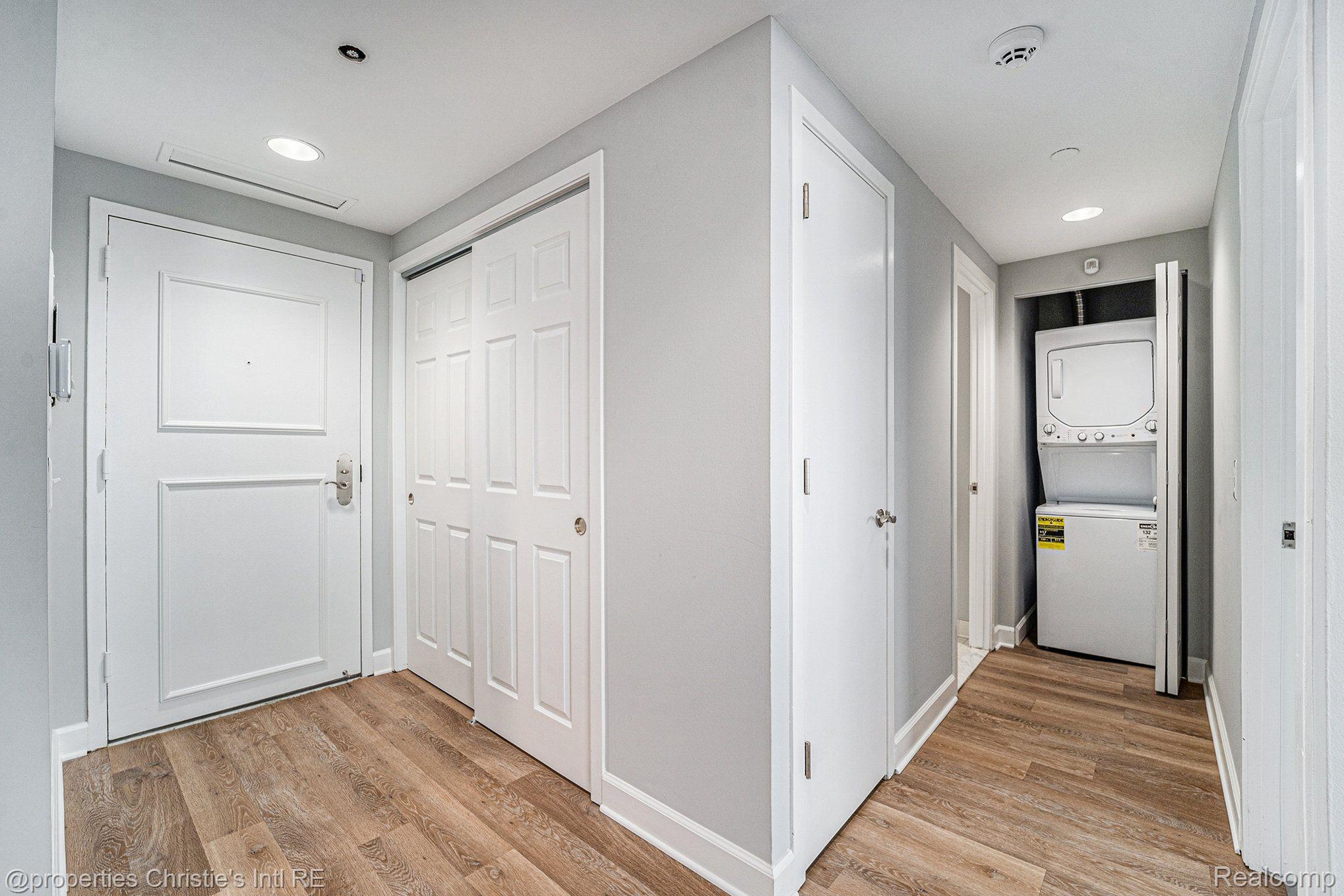 3320 Spinnaker Lane 13B