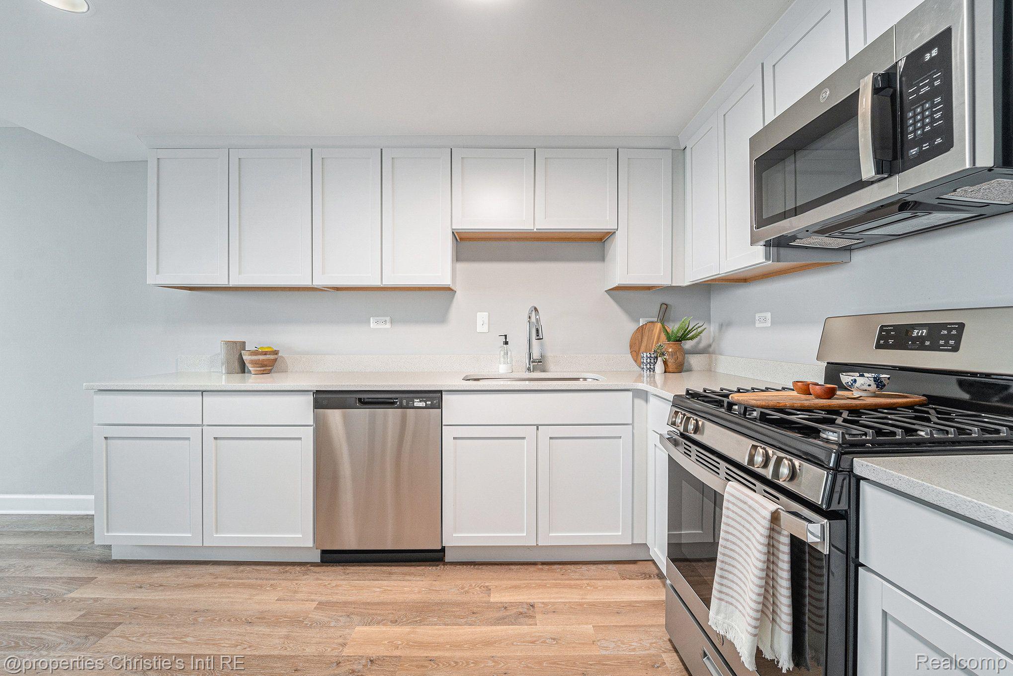 3320 Spinnaker Lane 13B