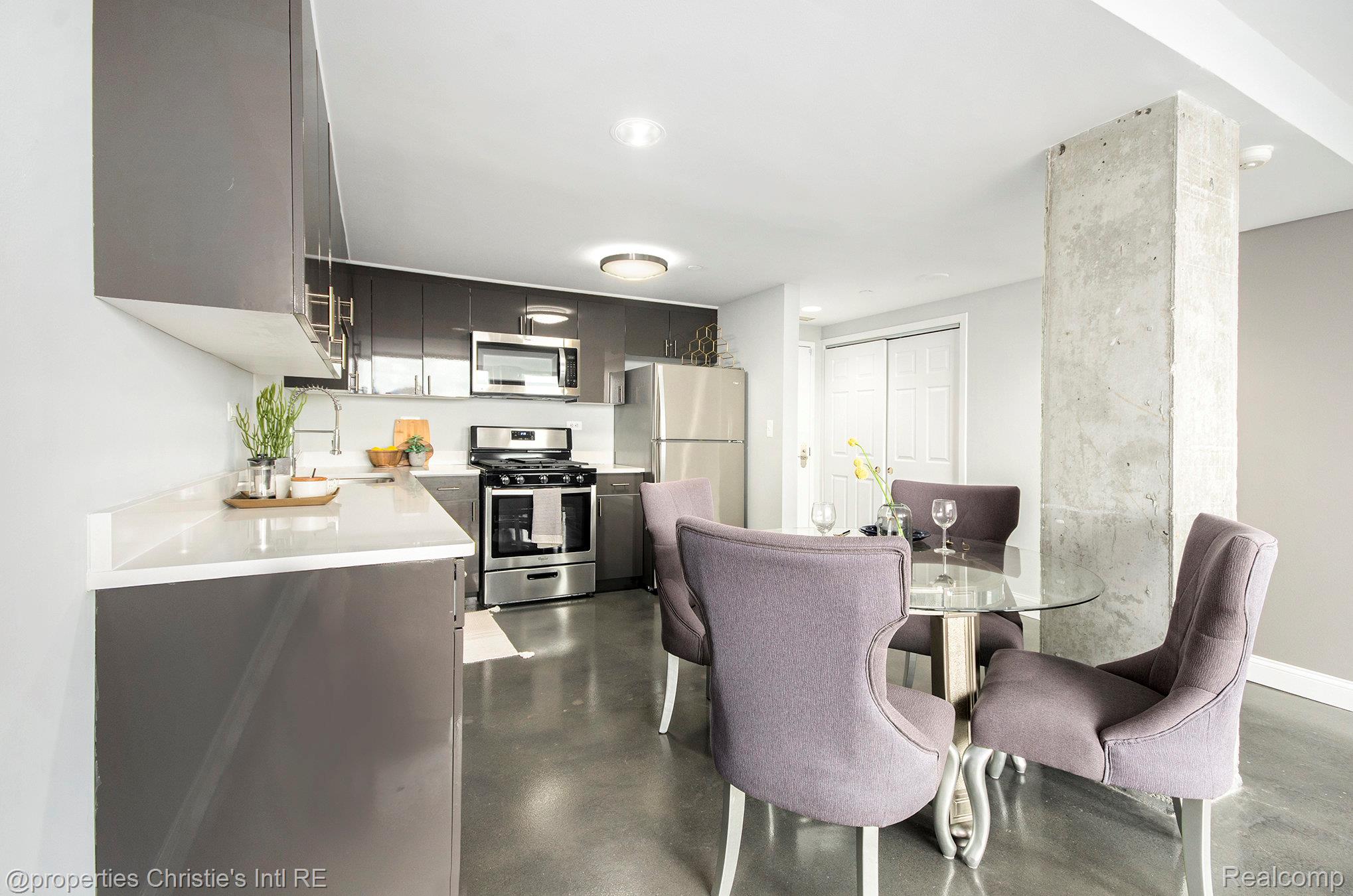 3320 Spinnaker Lane 15B