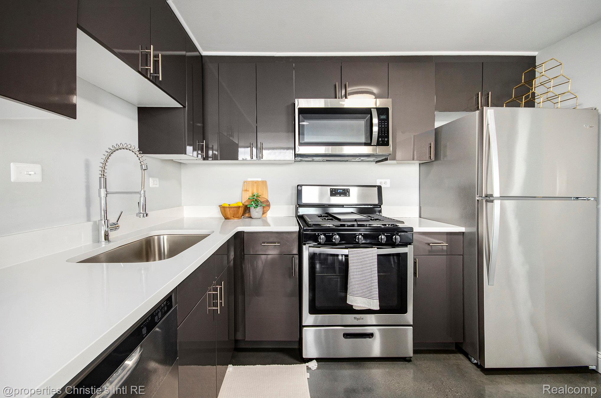 3320 Spinnaker Lane 15B