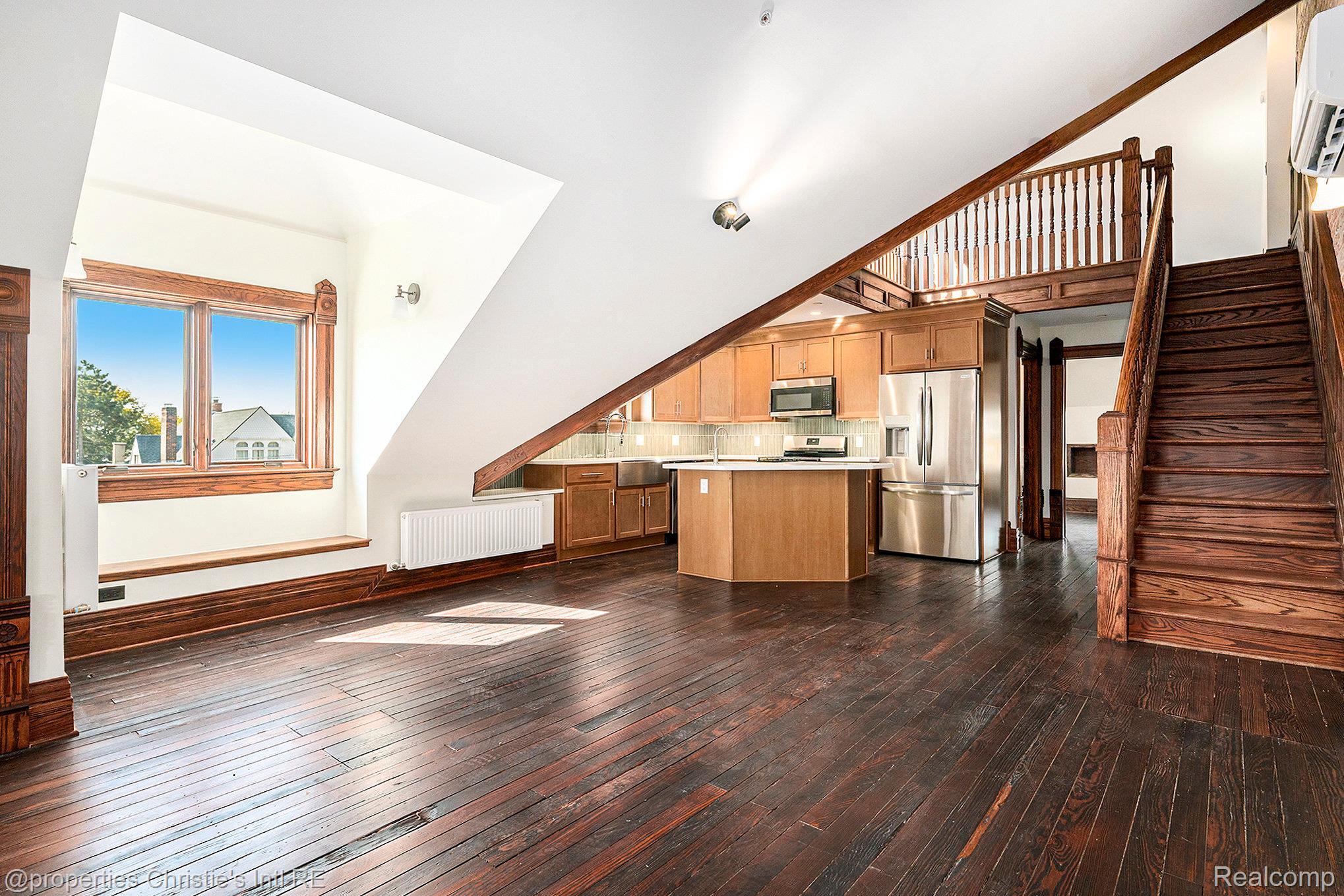 701 W Canfield Street 6