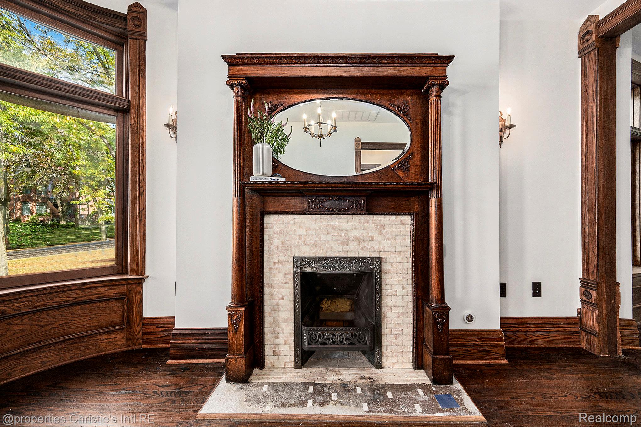 701 W Canfield Street 1