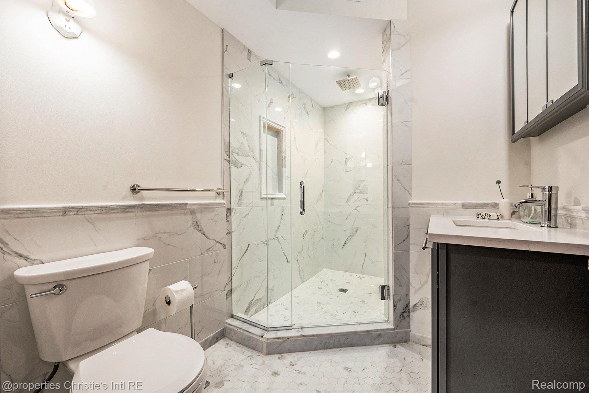 701 W Canfield Street 1