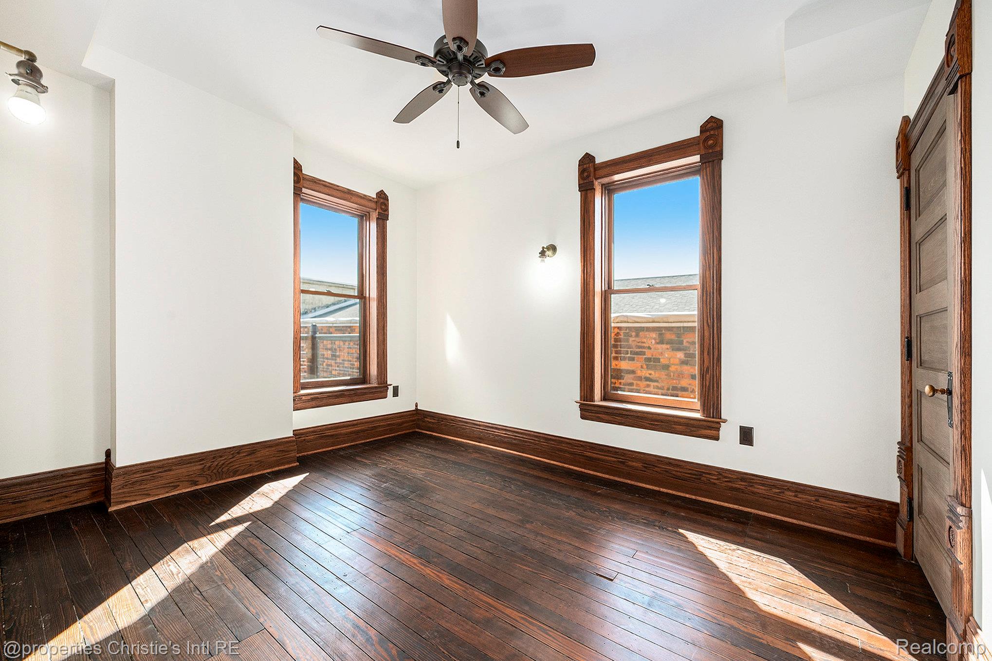 701 W Canfield Street 4