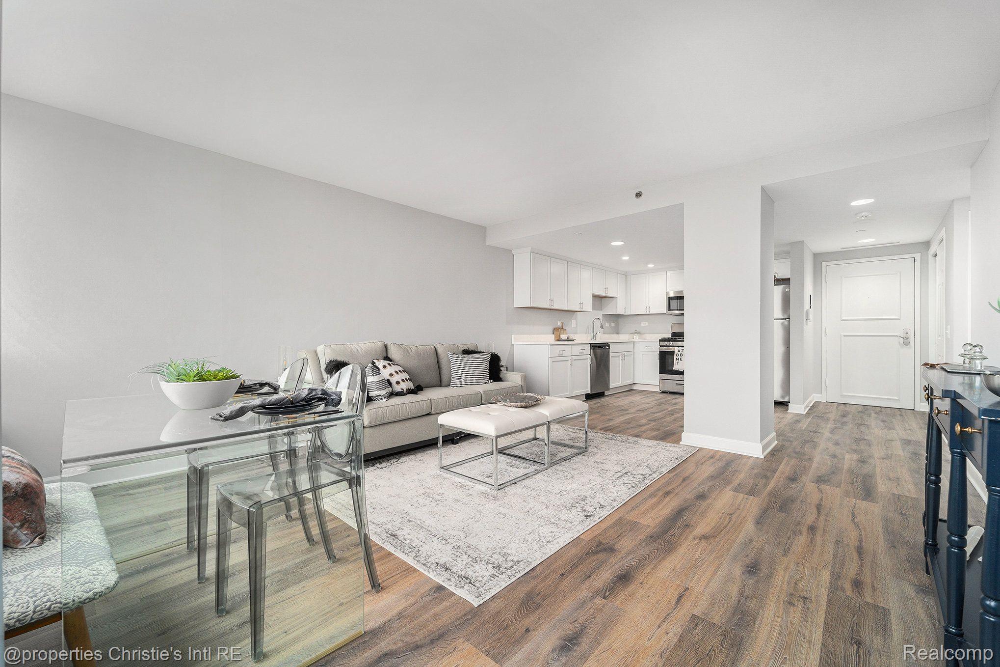 3320 Spinnaker Lane 16B