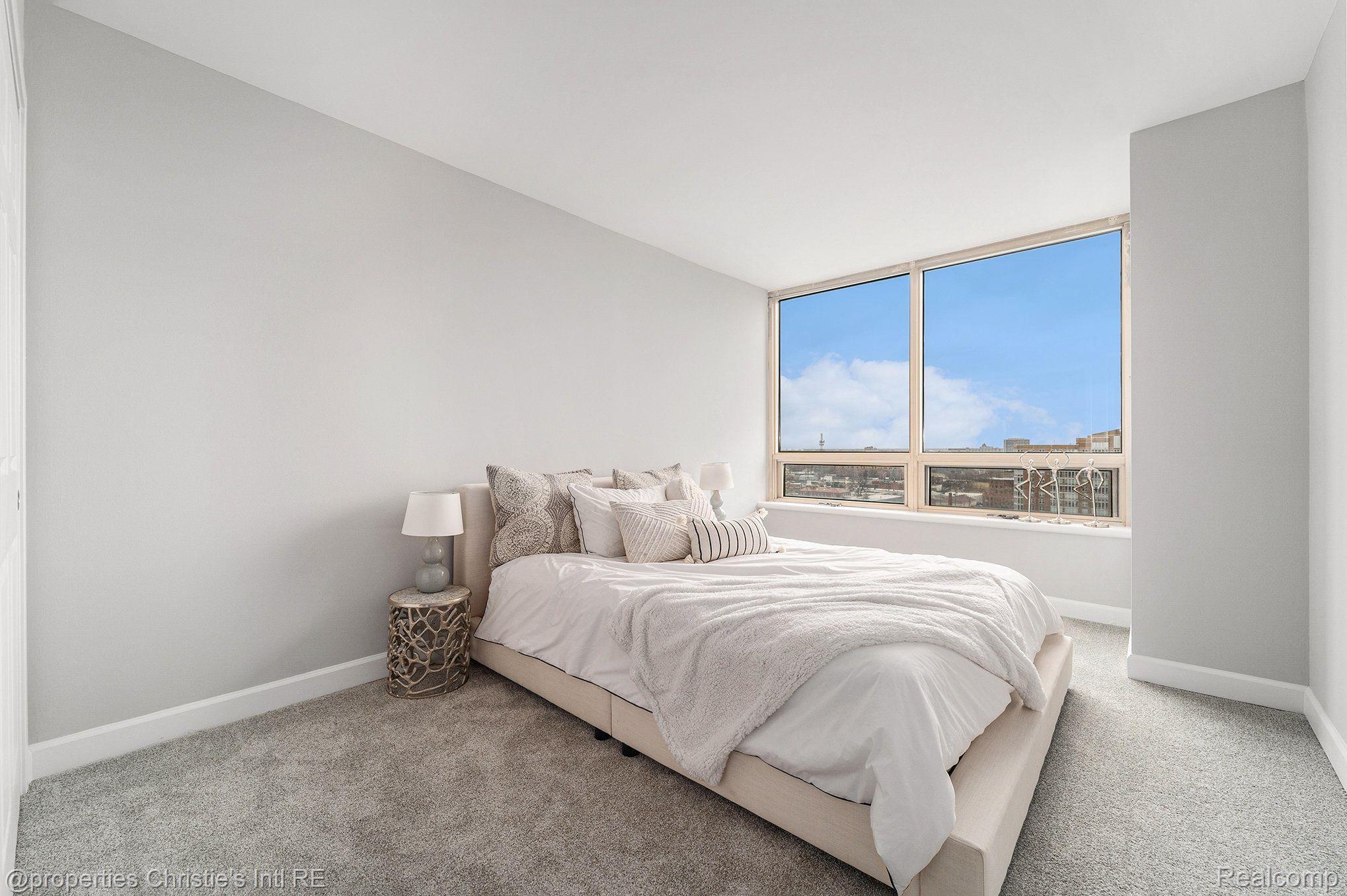 3320 Spinnaker Lane 16B