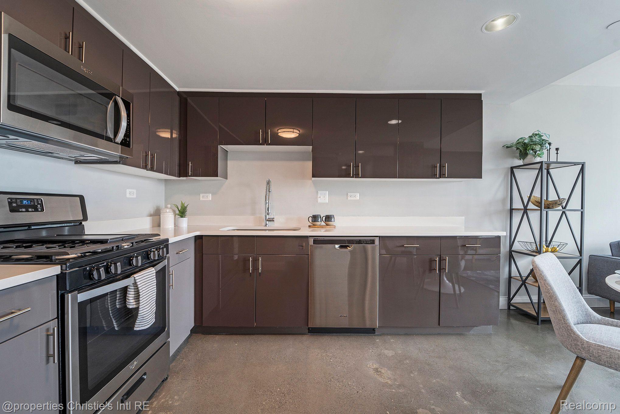 3320 Spinnaker Lane 9E