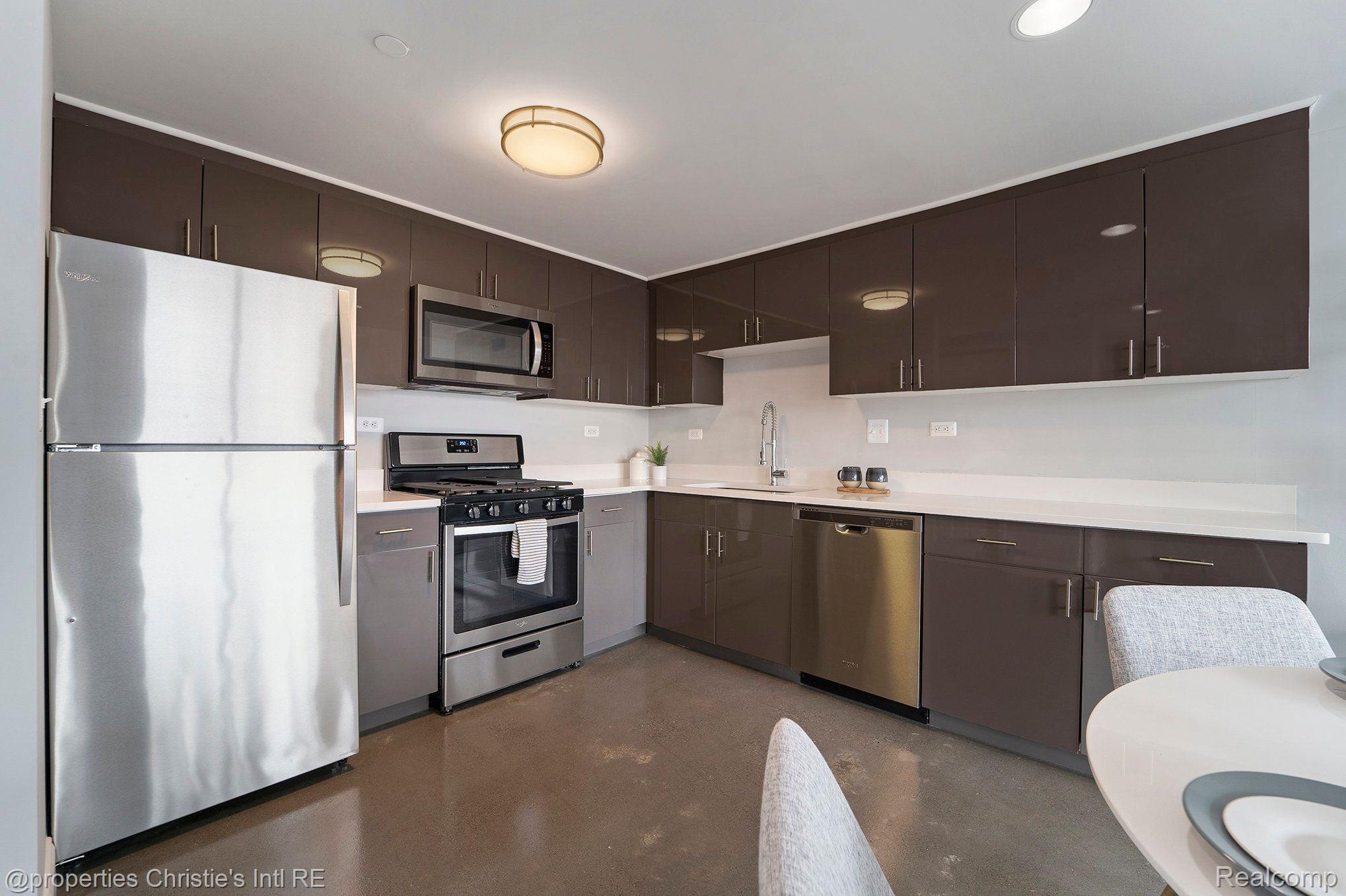 3320 Spinnaker Lane 9E