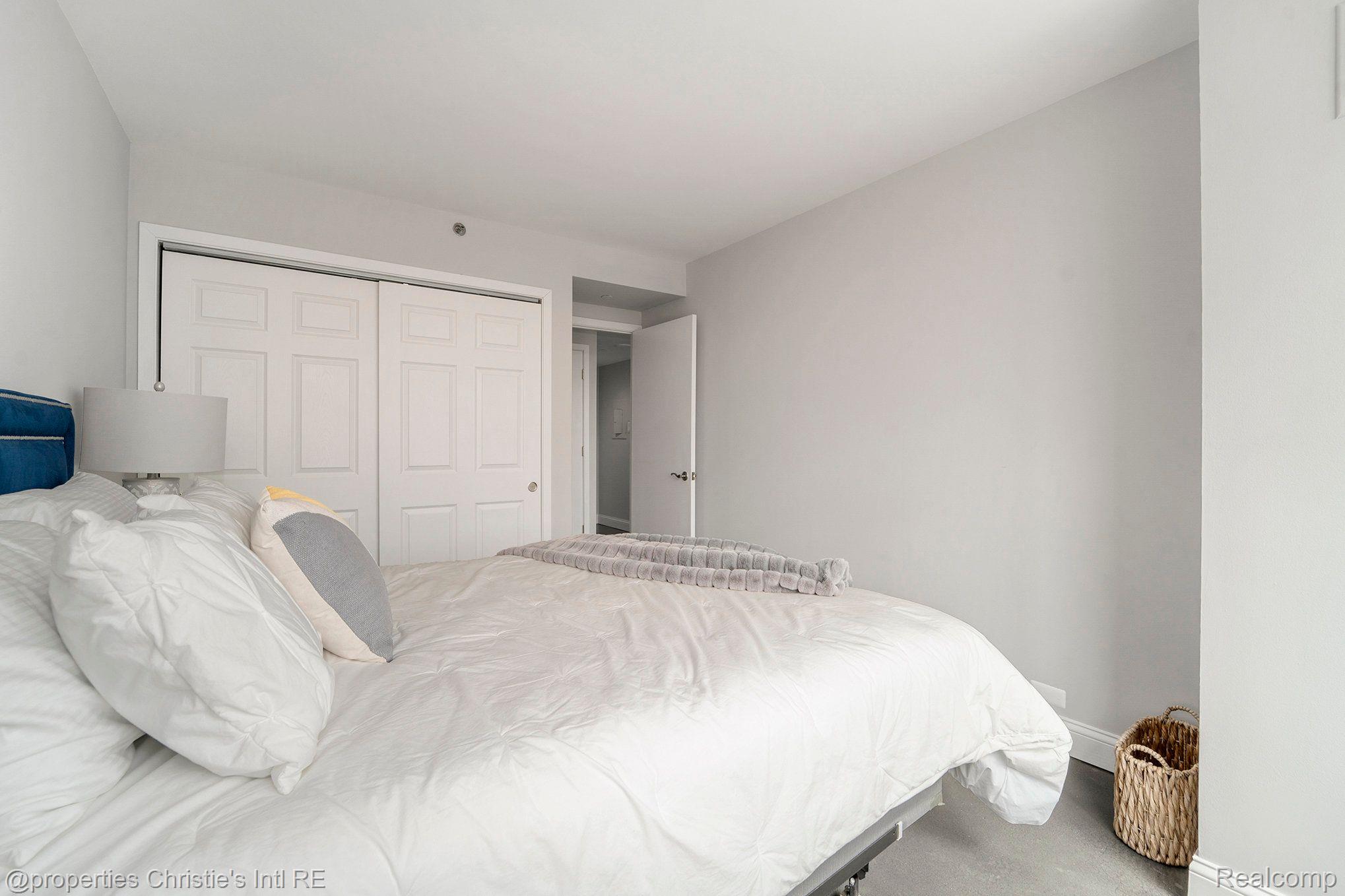 3320 Spinnaker Lane 9E