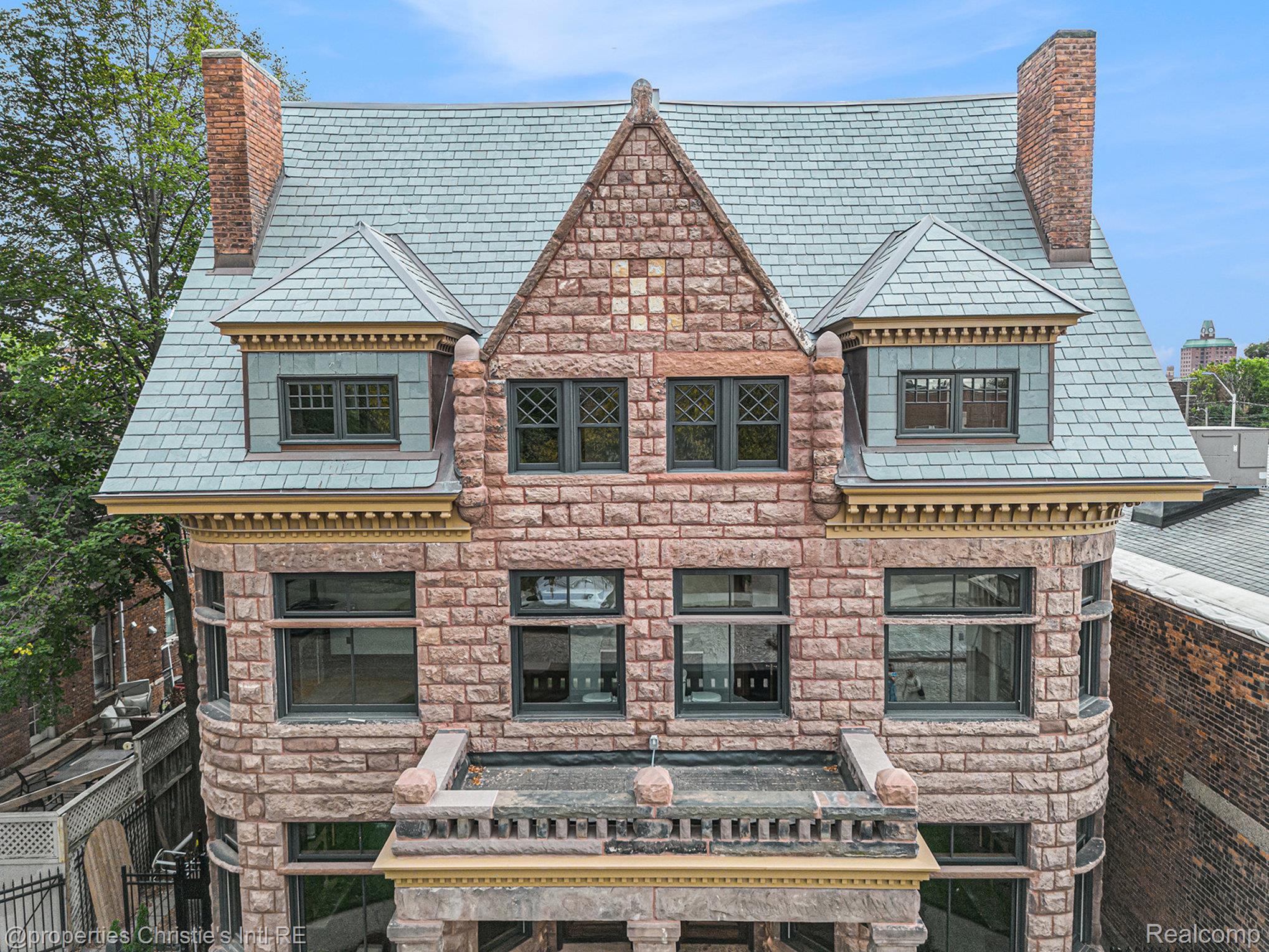 701 W Canfield Street 6