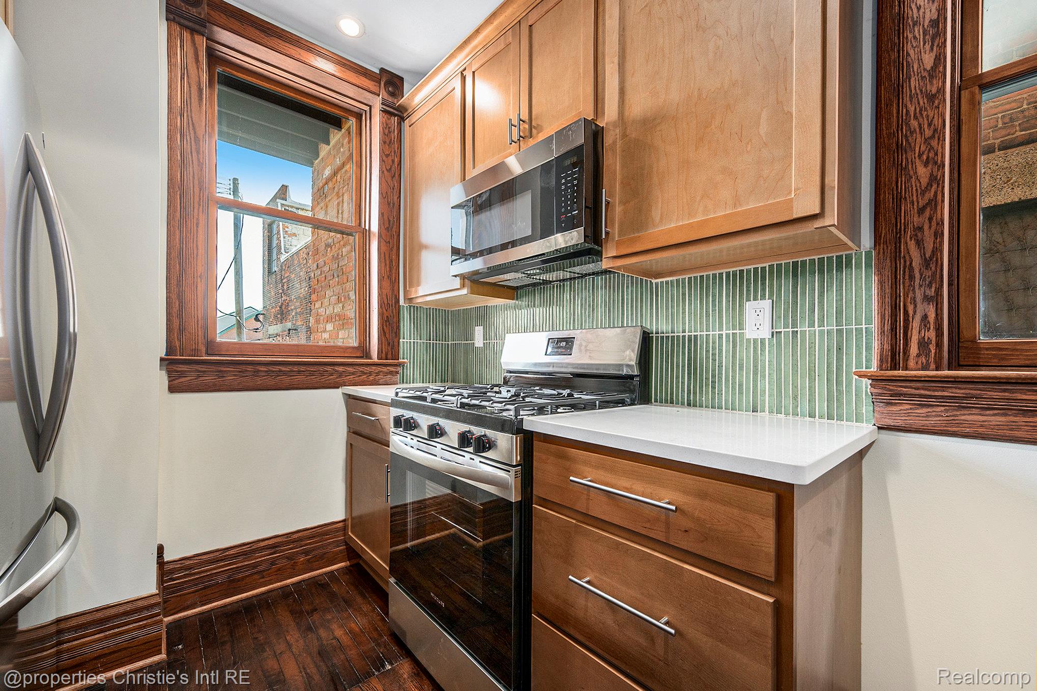 701 W Canfield Street 4