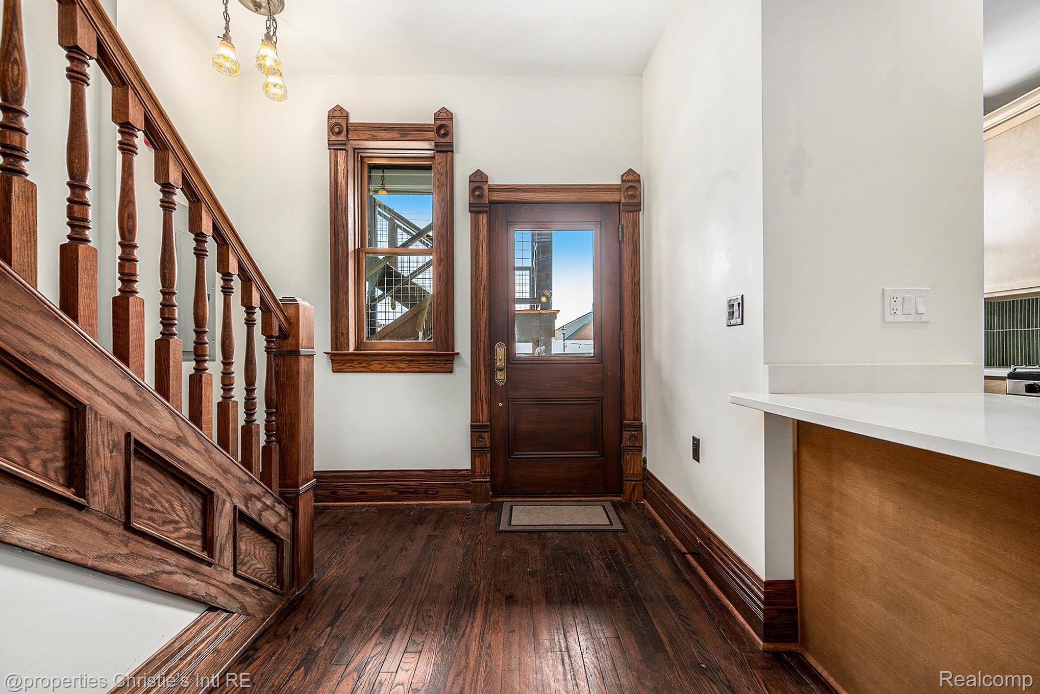 701 W Canfield Street 4