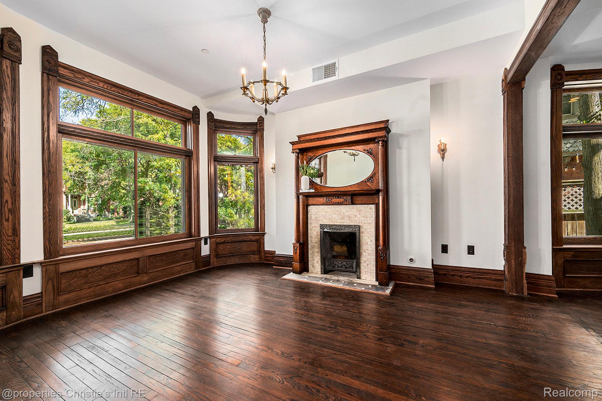 701 W Canfield Street 1