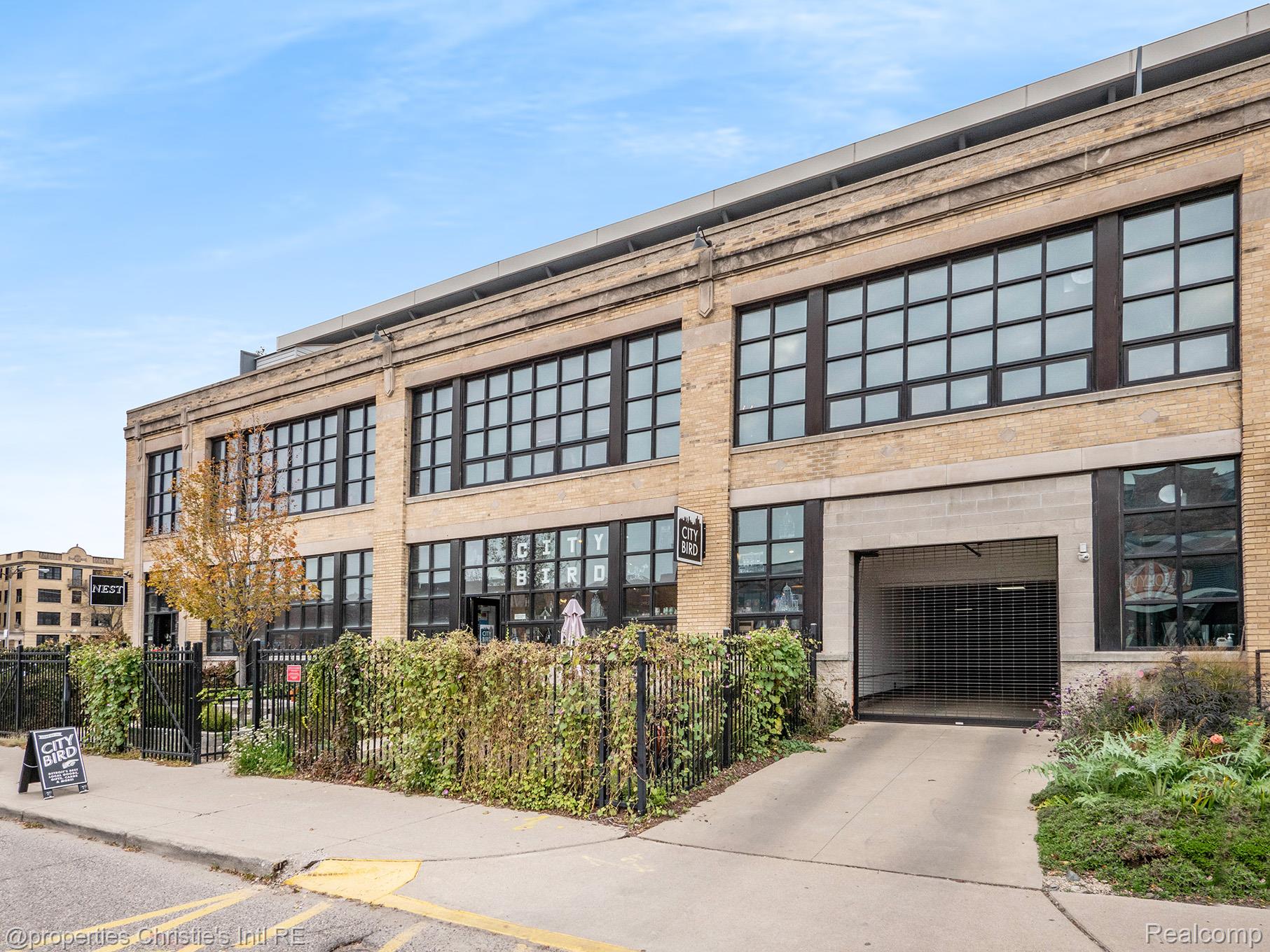 701 W Canfield Street 1