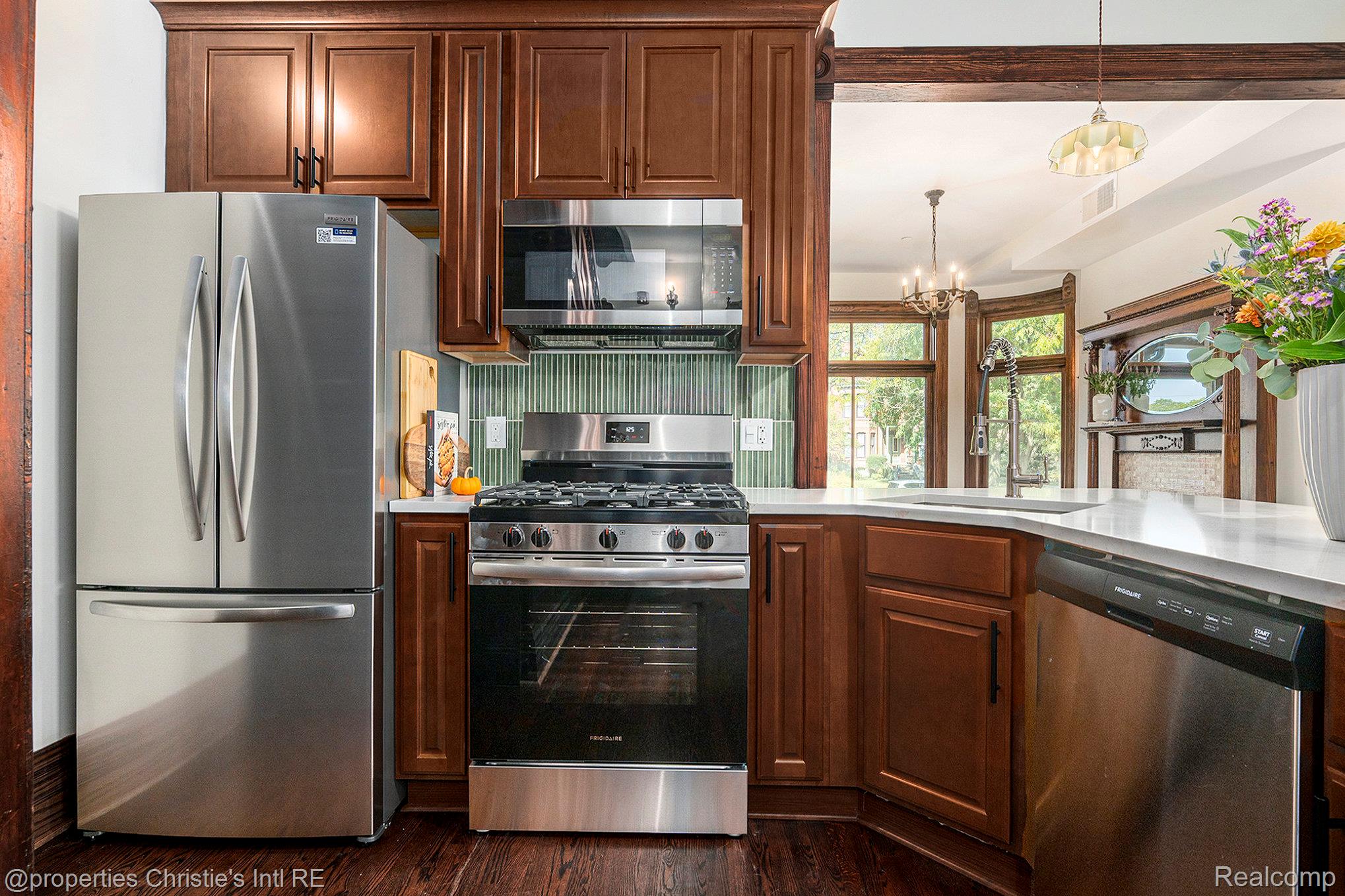 701 W Canfield Street 1