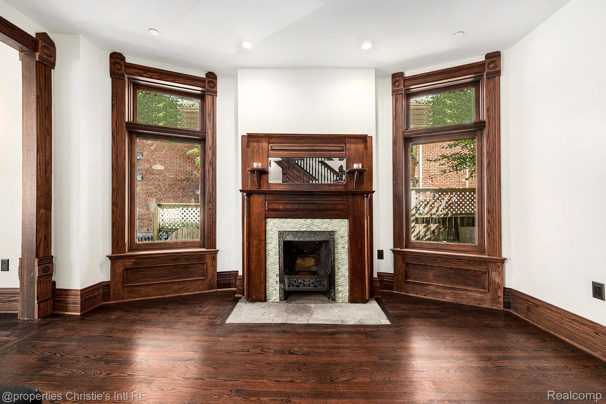 701 W Canfield Street 1