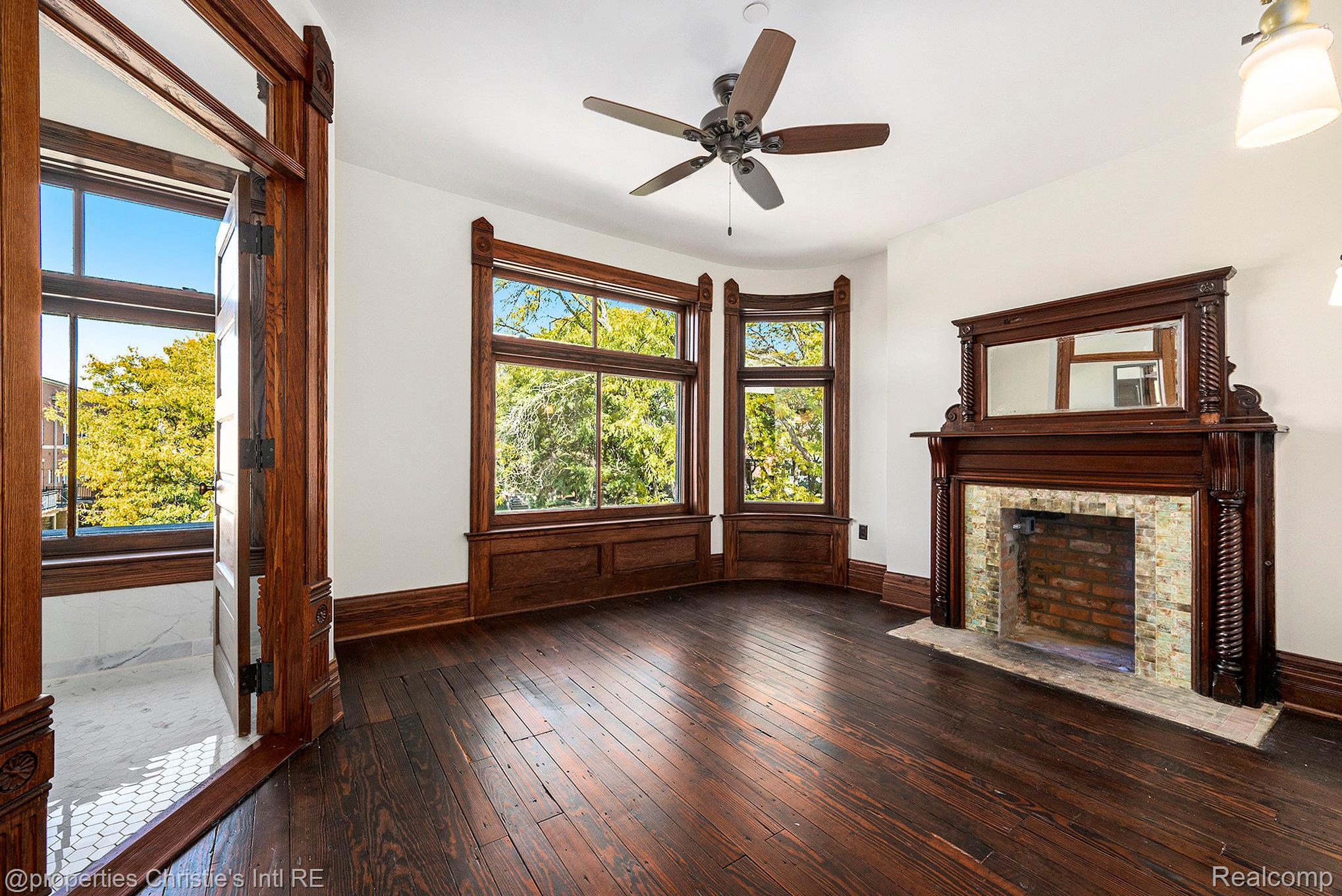 701 W Canfield Street 1