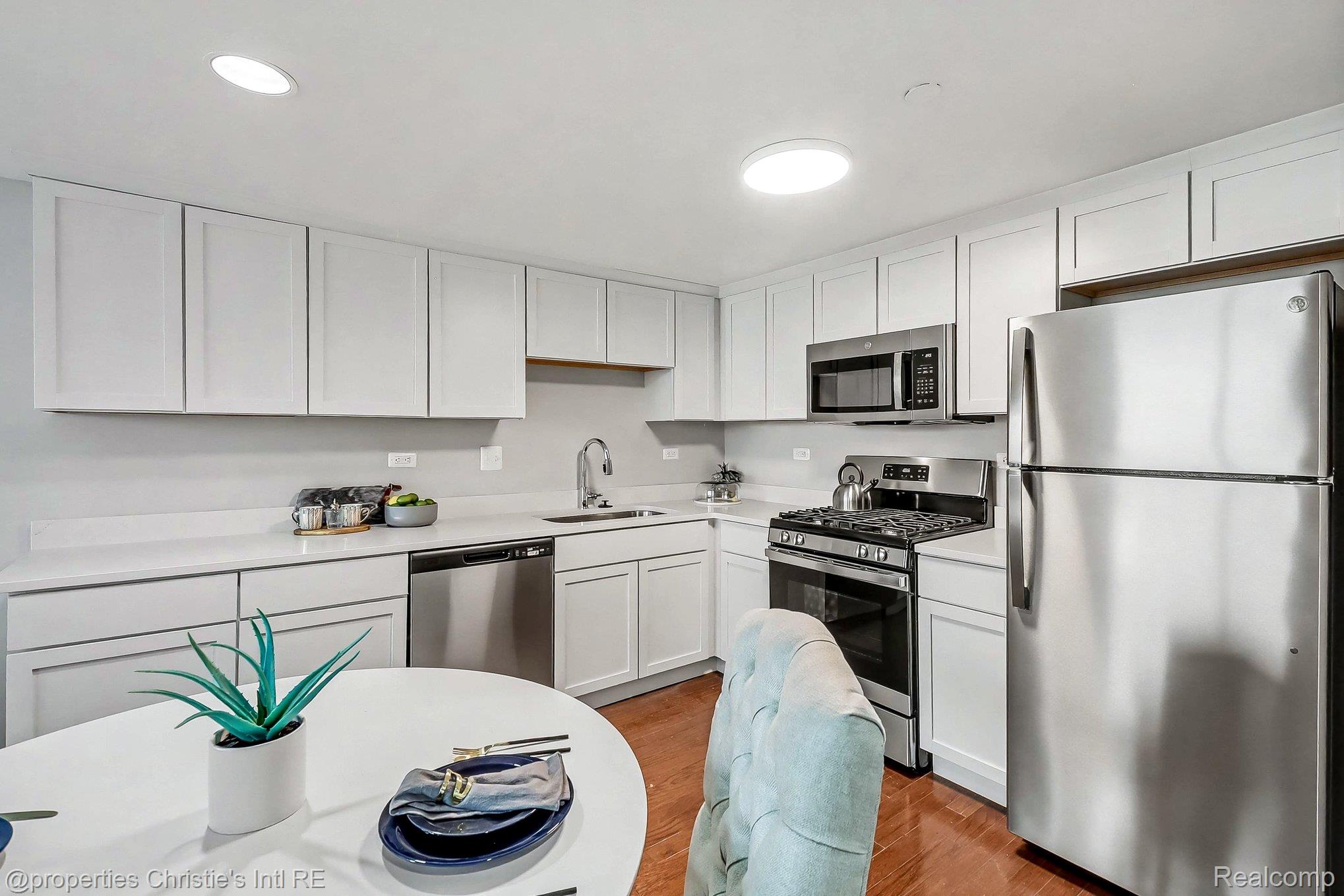 3320 Spinnaker Lane 14B