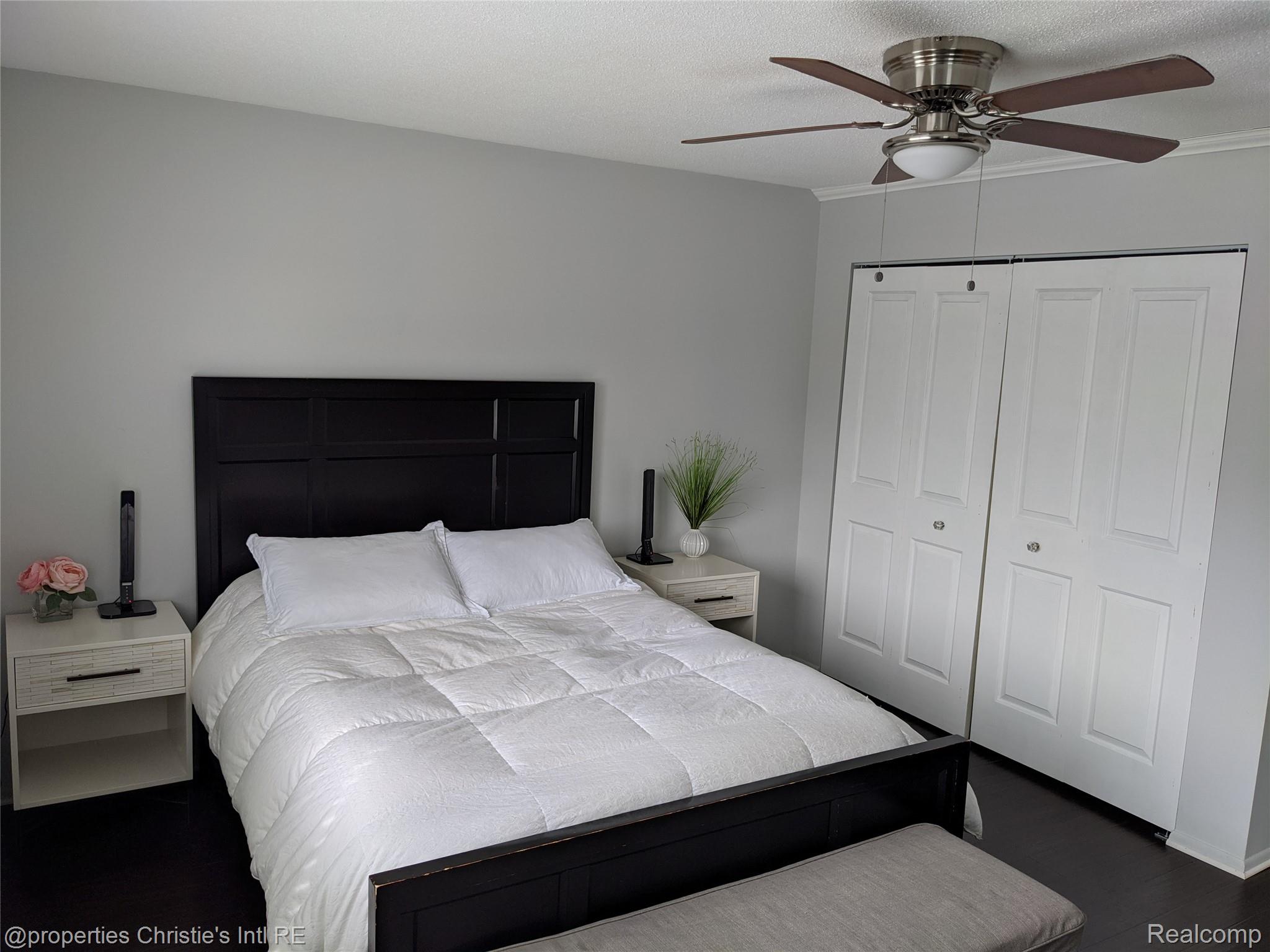 1514 Normandy Road 203
