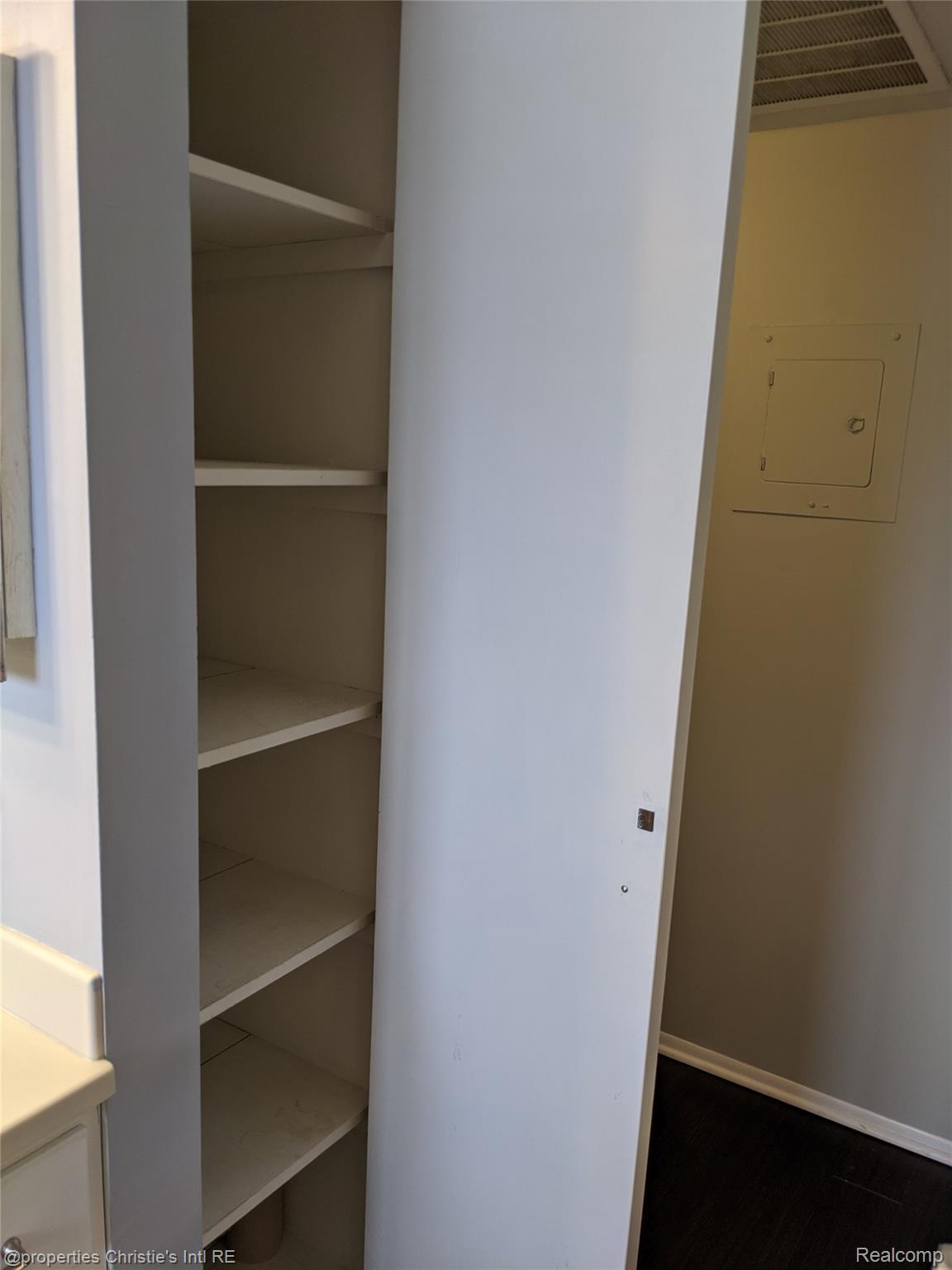 1514 Normandy Road 203
