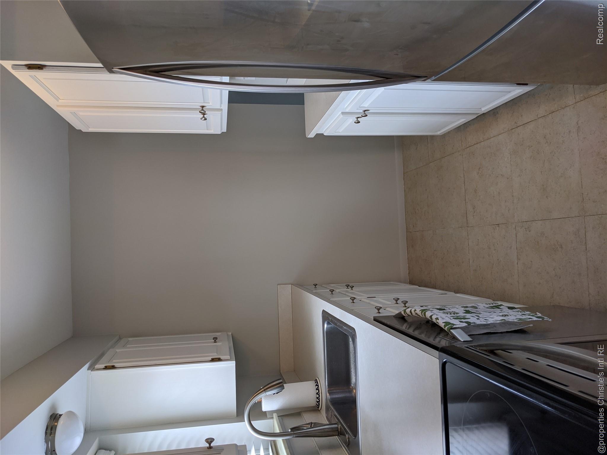 1514 Normandy Road 203
