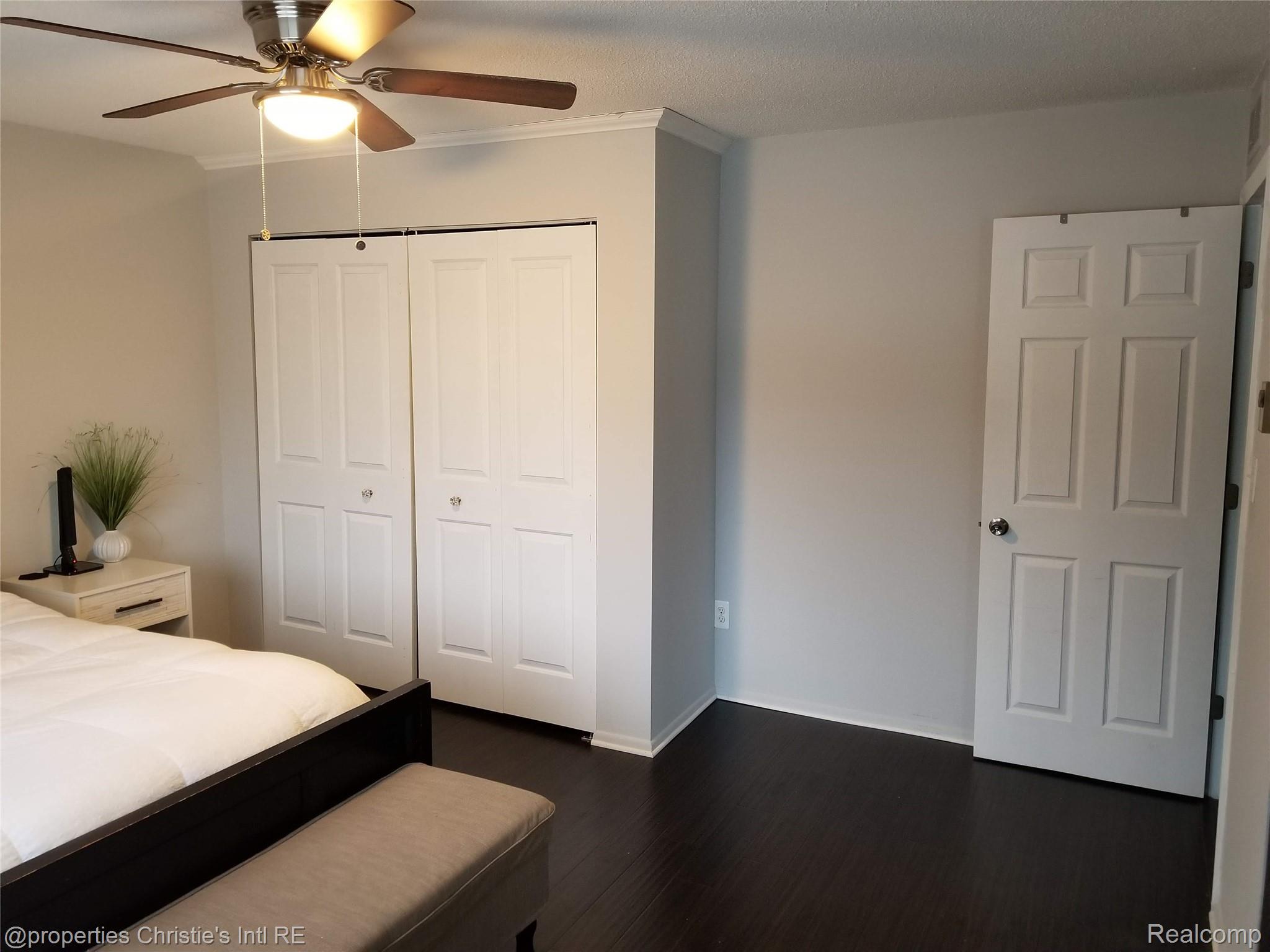 1514 Normandy Road 203