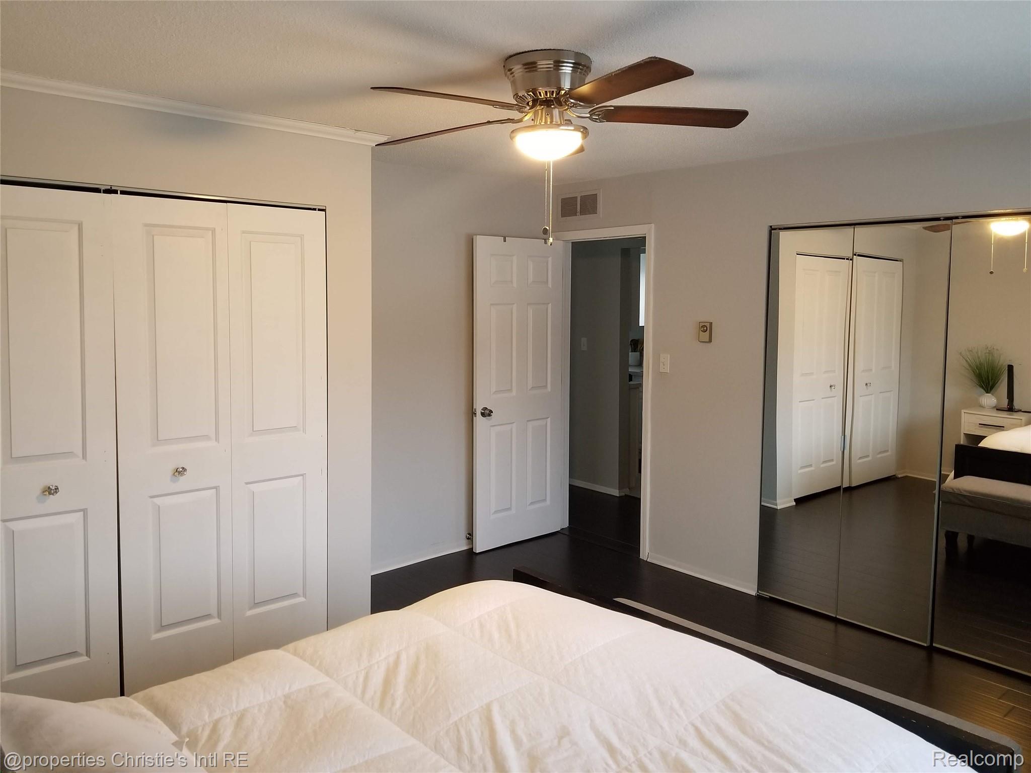 1514 Normandy Road 203