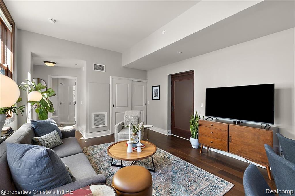 1 Park Avenue Unit: 1204