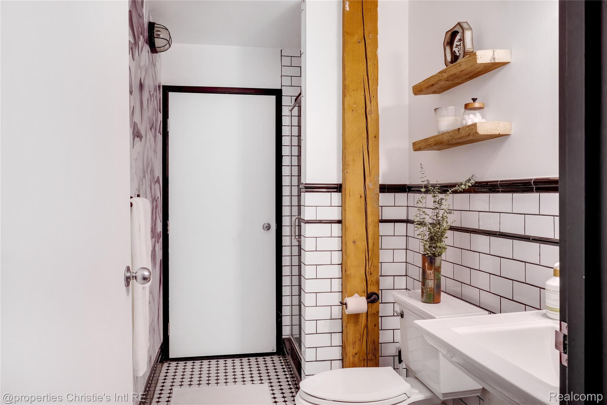 6533 E Jefferson Unit: 427